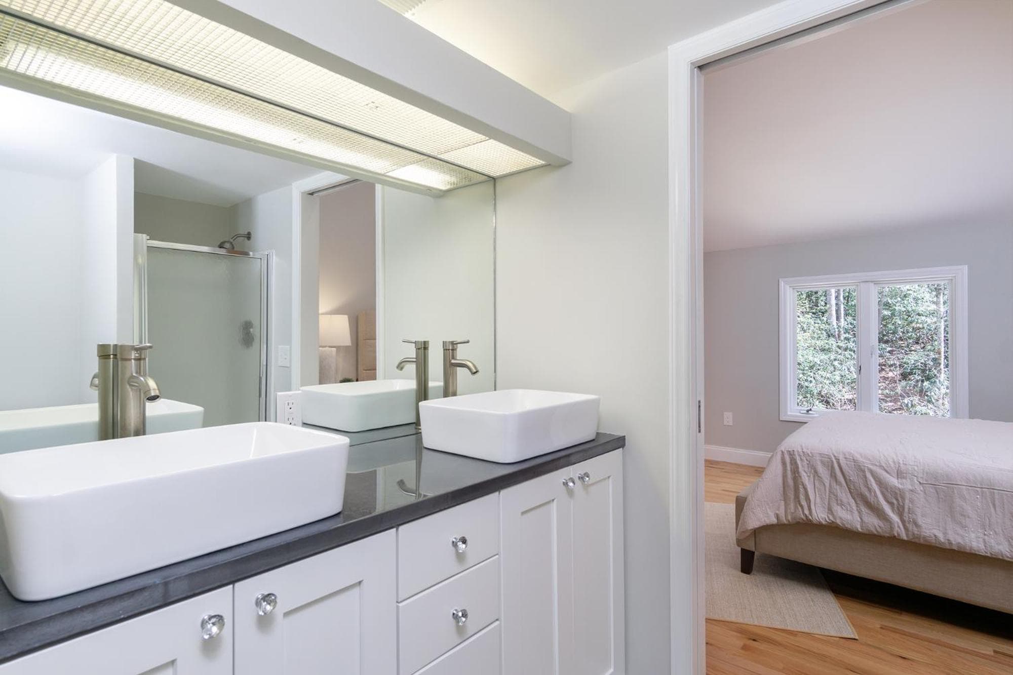Secluded Oasis in Asheville! Game Room, Movie Theater, and Hot Tub * 20 min to Biltmore!