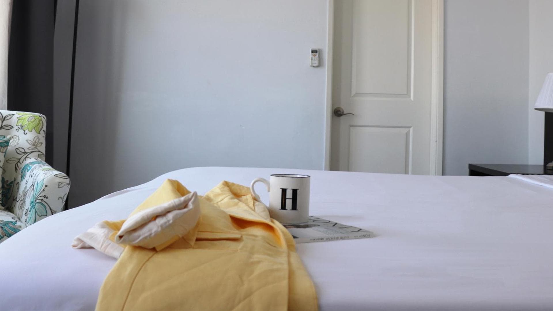 Hometel Suites