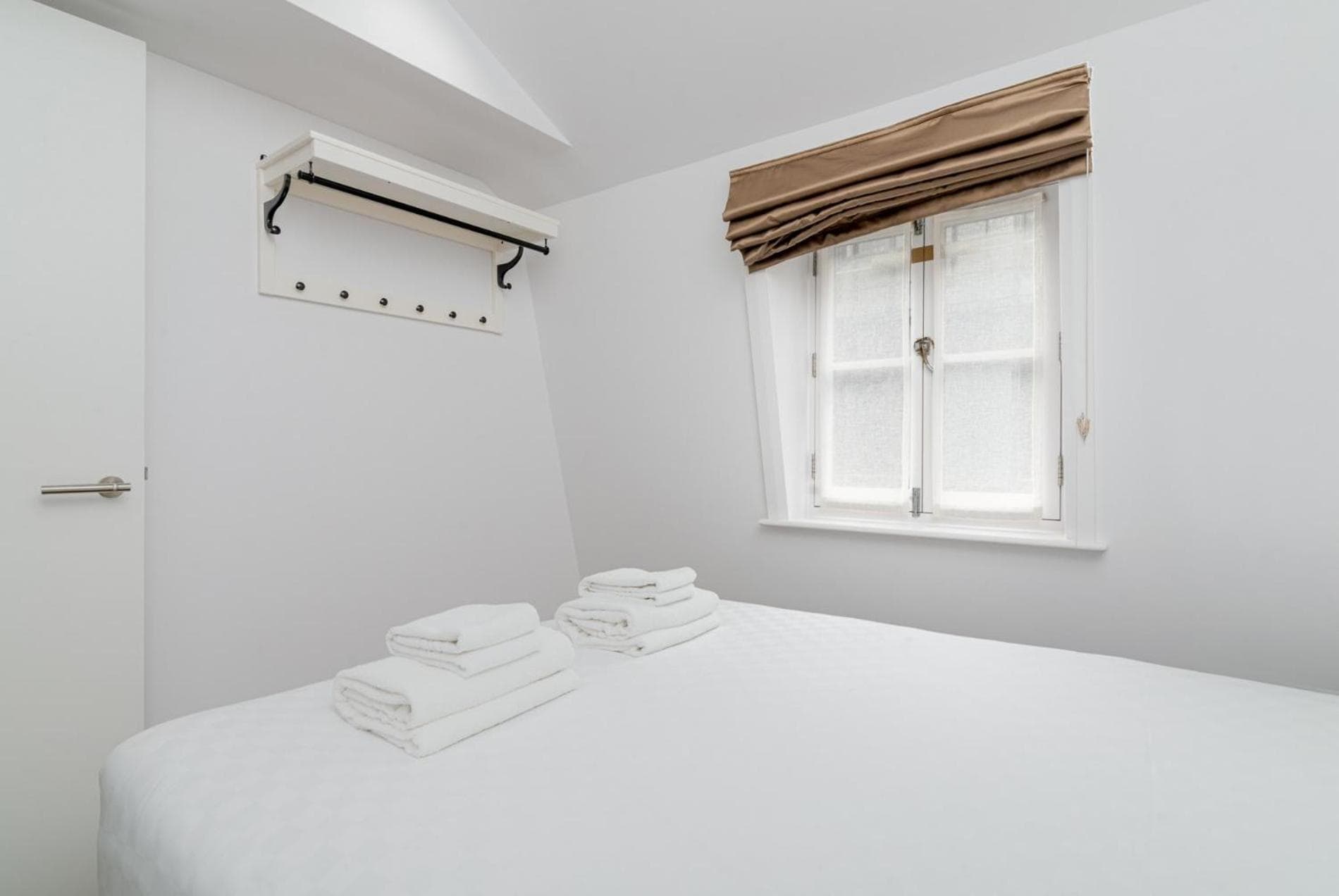 A Stunning Three Bedroom Home in Mayfair