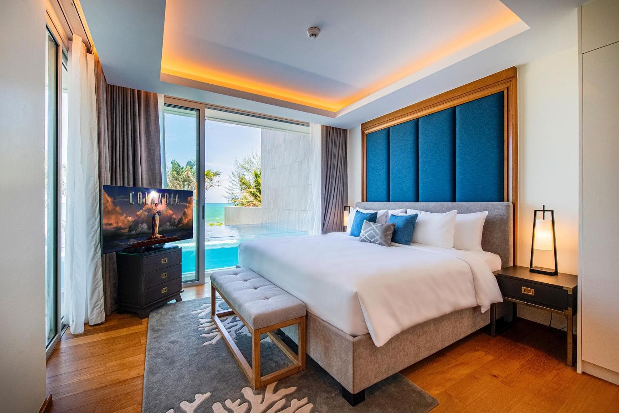 Beachfront Residences - Stunning Sea View