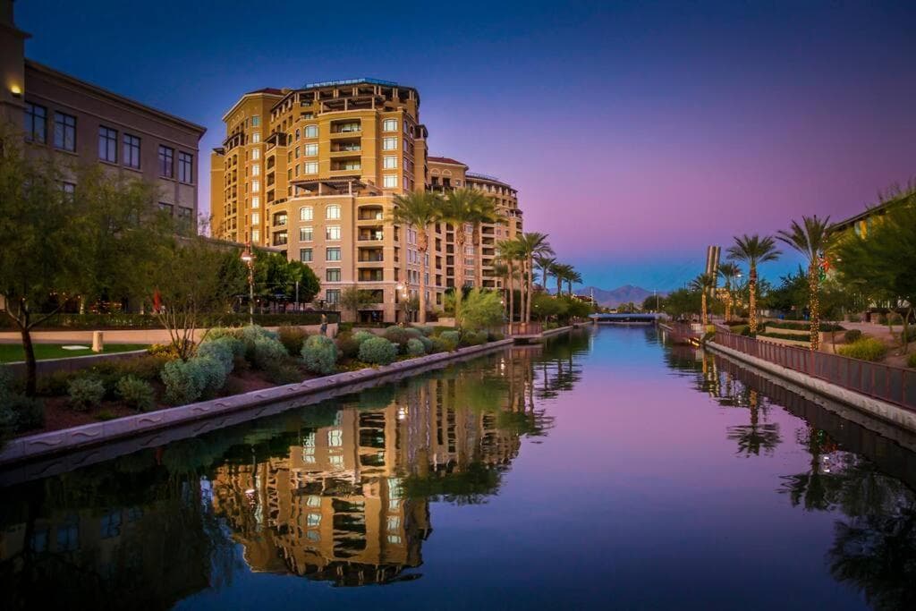 Incredible location in Old Town 2 King Bds & Patio