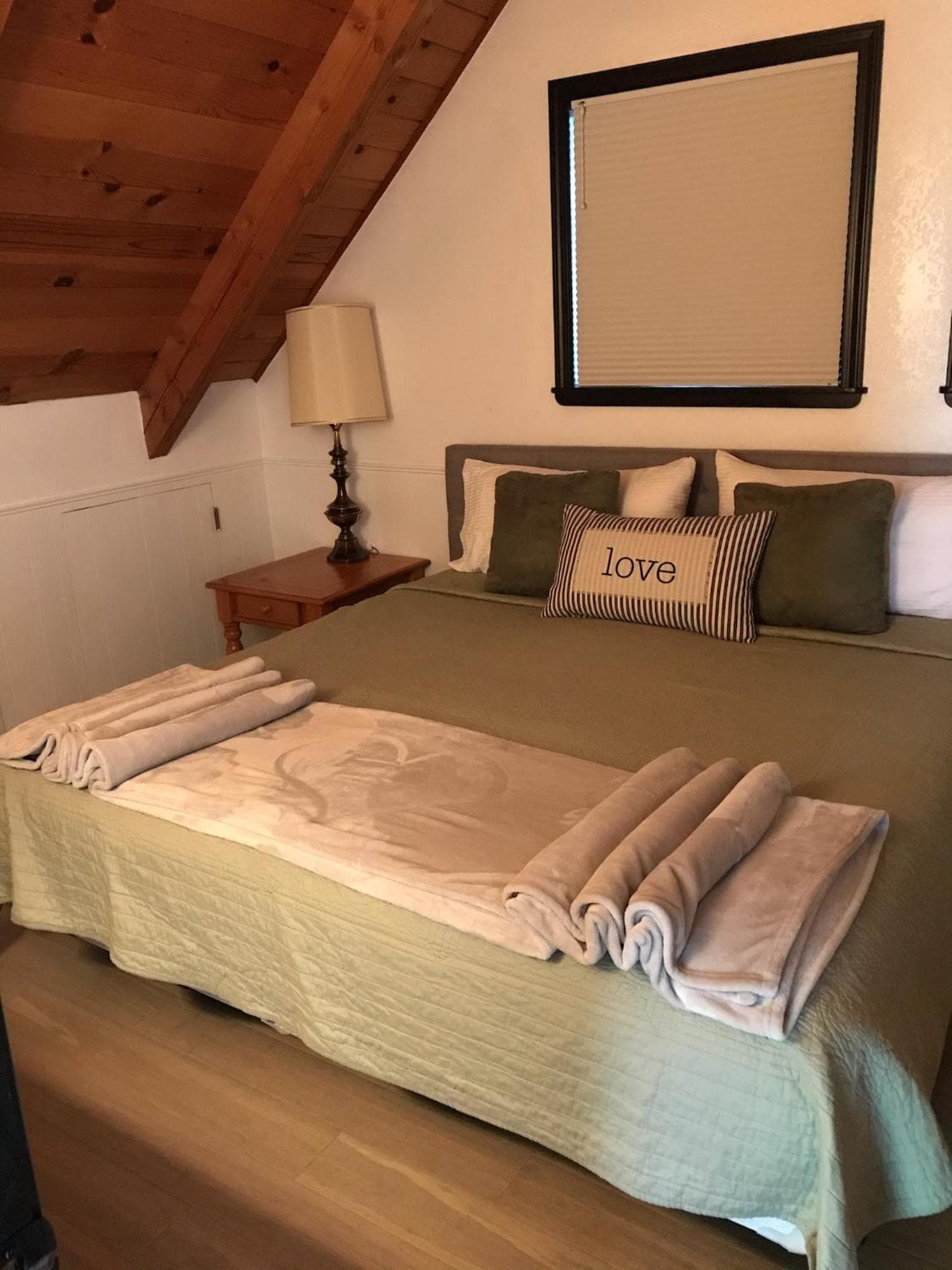 Breckenridge Chalet near Yosemite. Dog friendly!