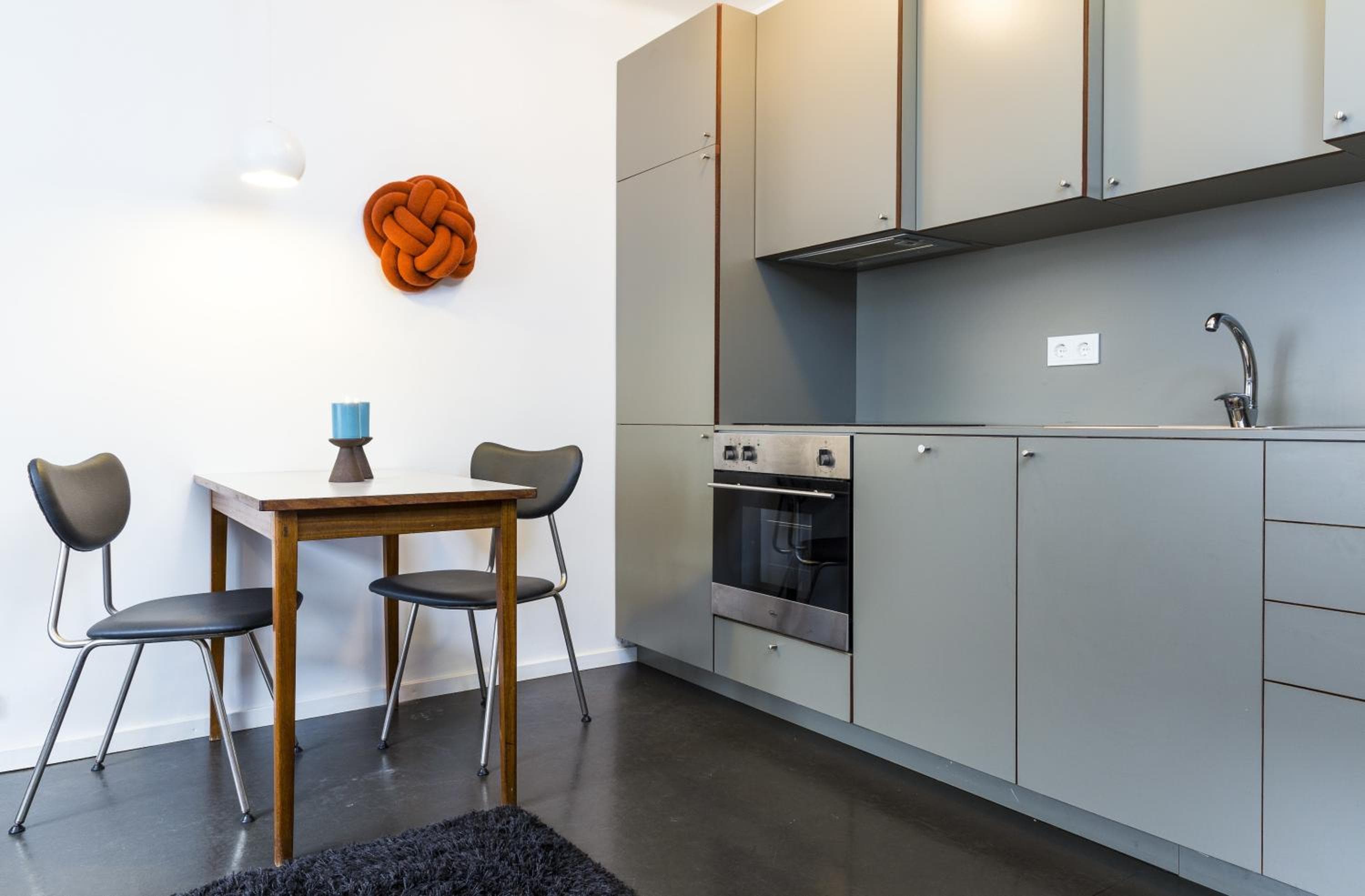 Astro Apartments