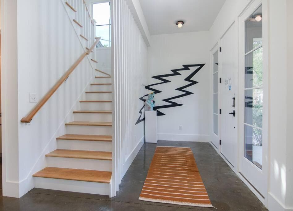 Music Manor, 3-King Beds w Pool,mins to Beach&D