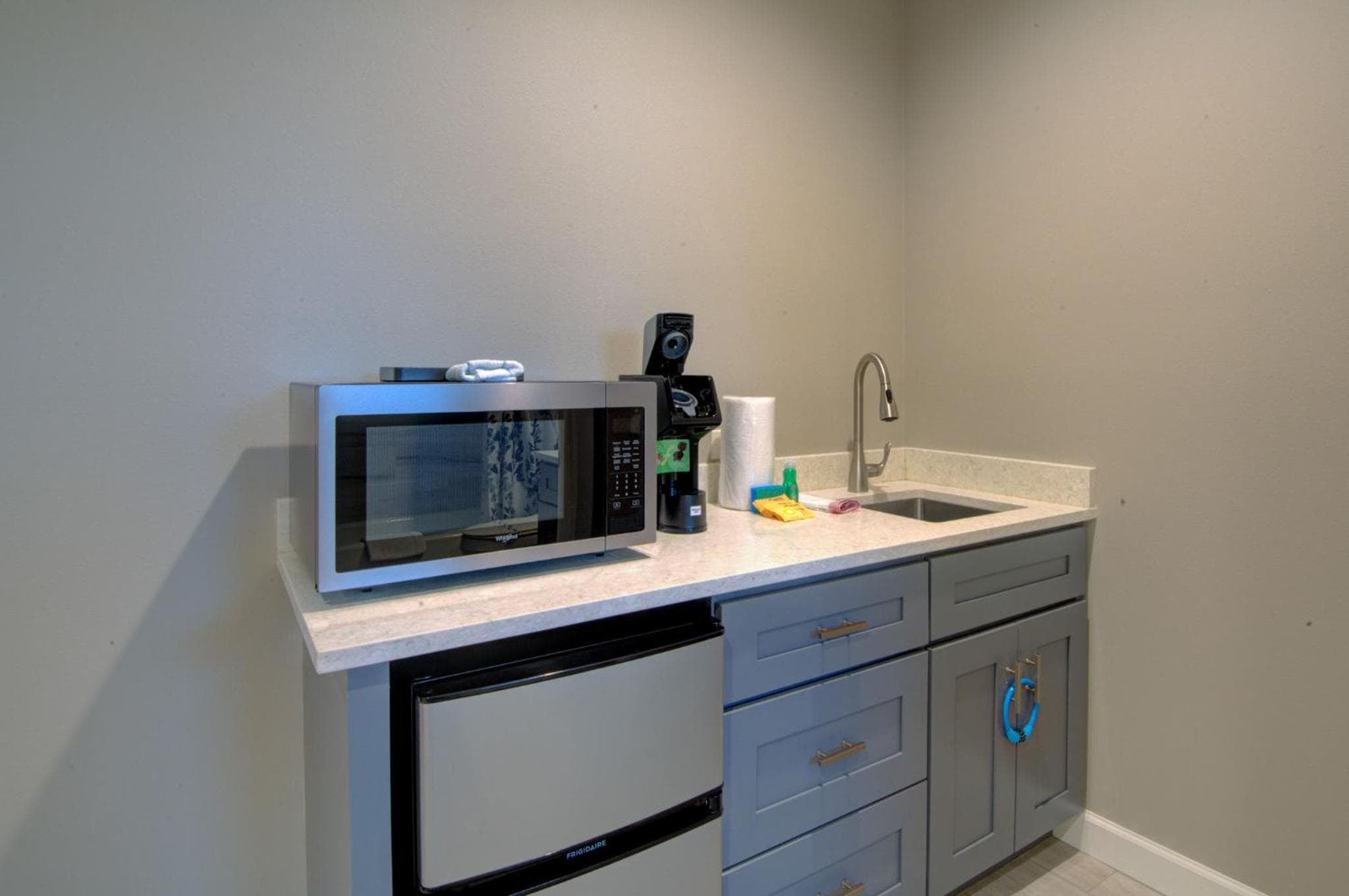 HS#1- Modern Studio next to Premier Sports Complex