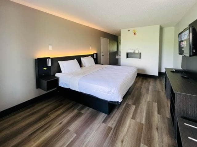 Motel 6 Jeffersonville, IN
