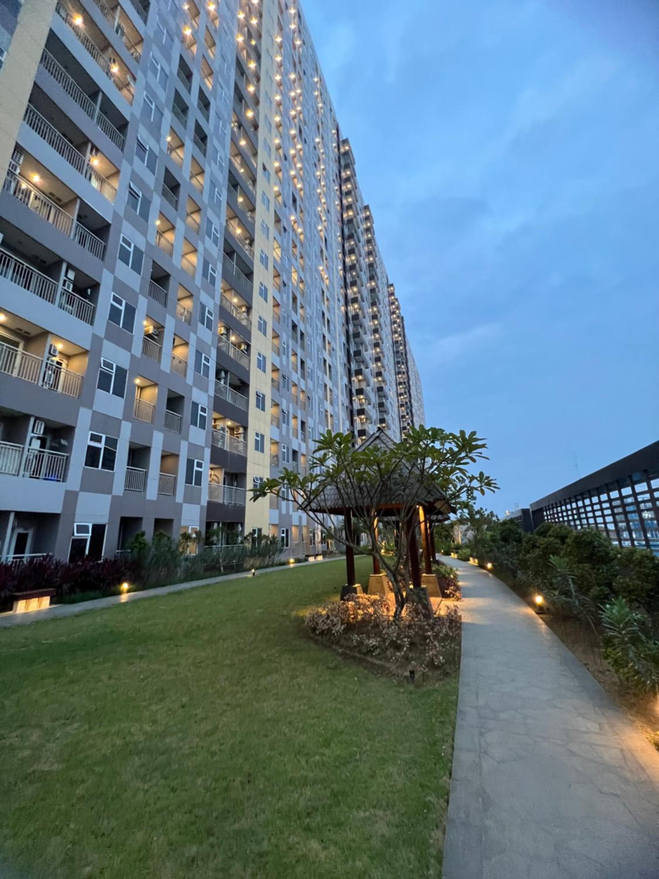 Apartment podomoro deli city lexington tower