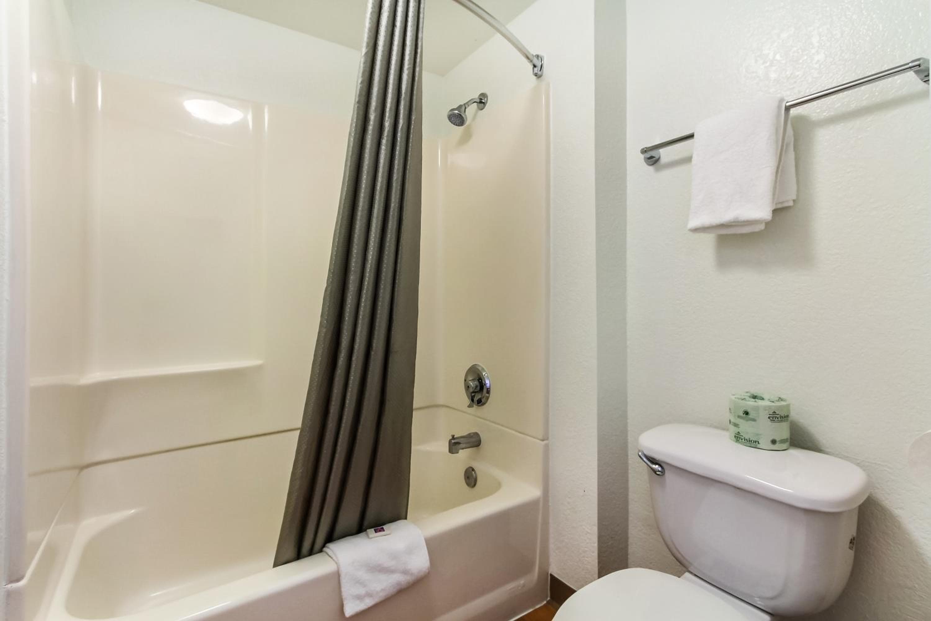 Hotel B5 -Watsonville
