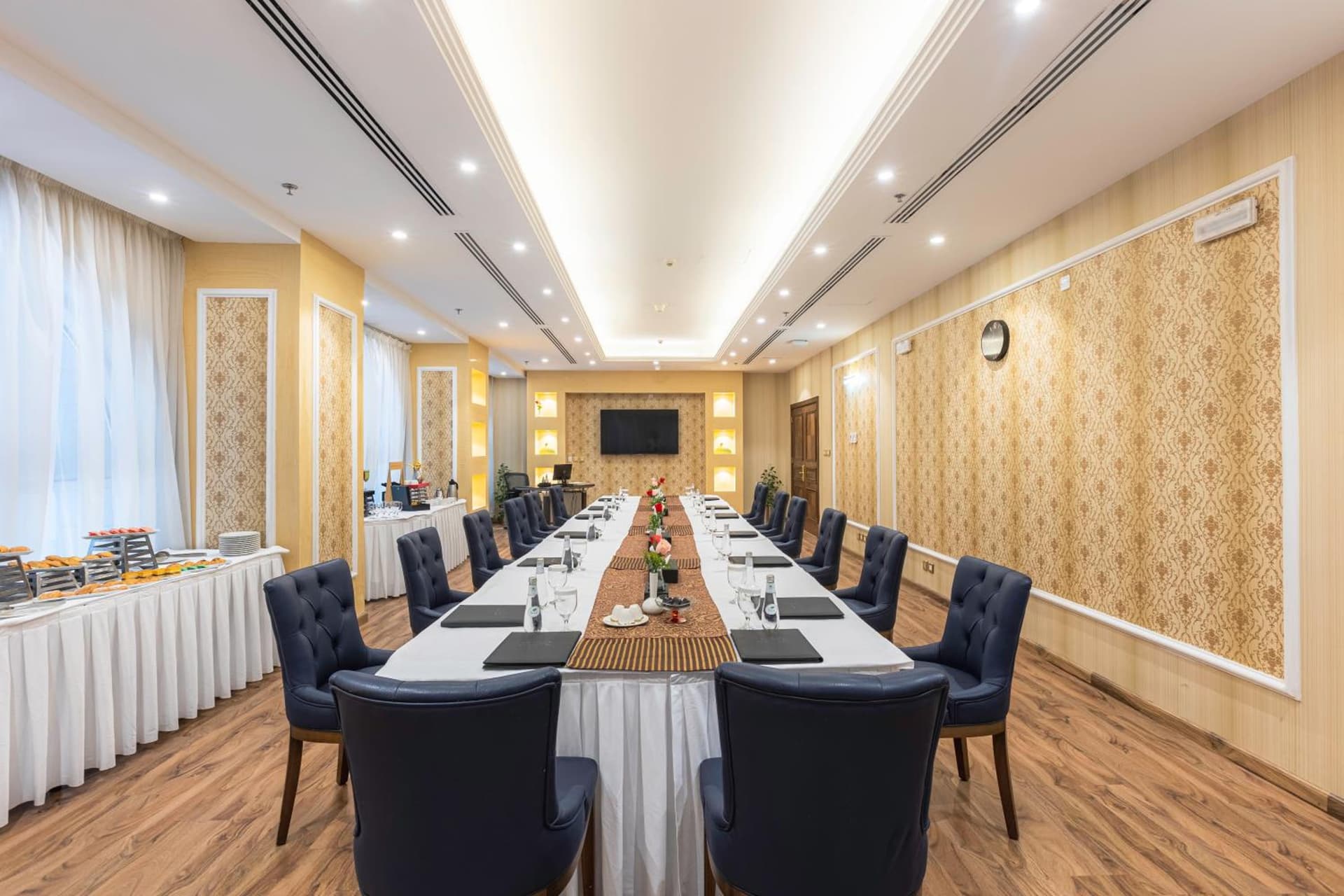 MADEN Hotel