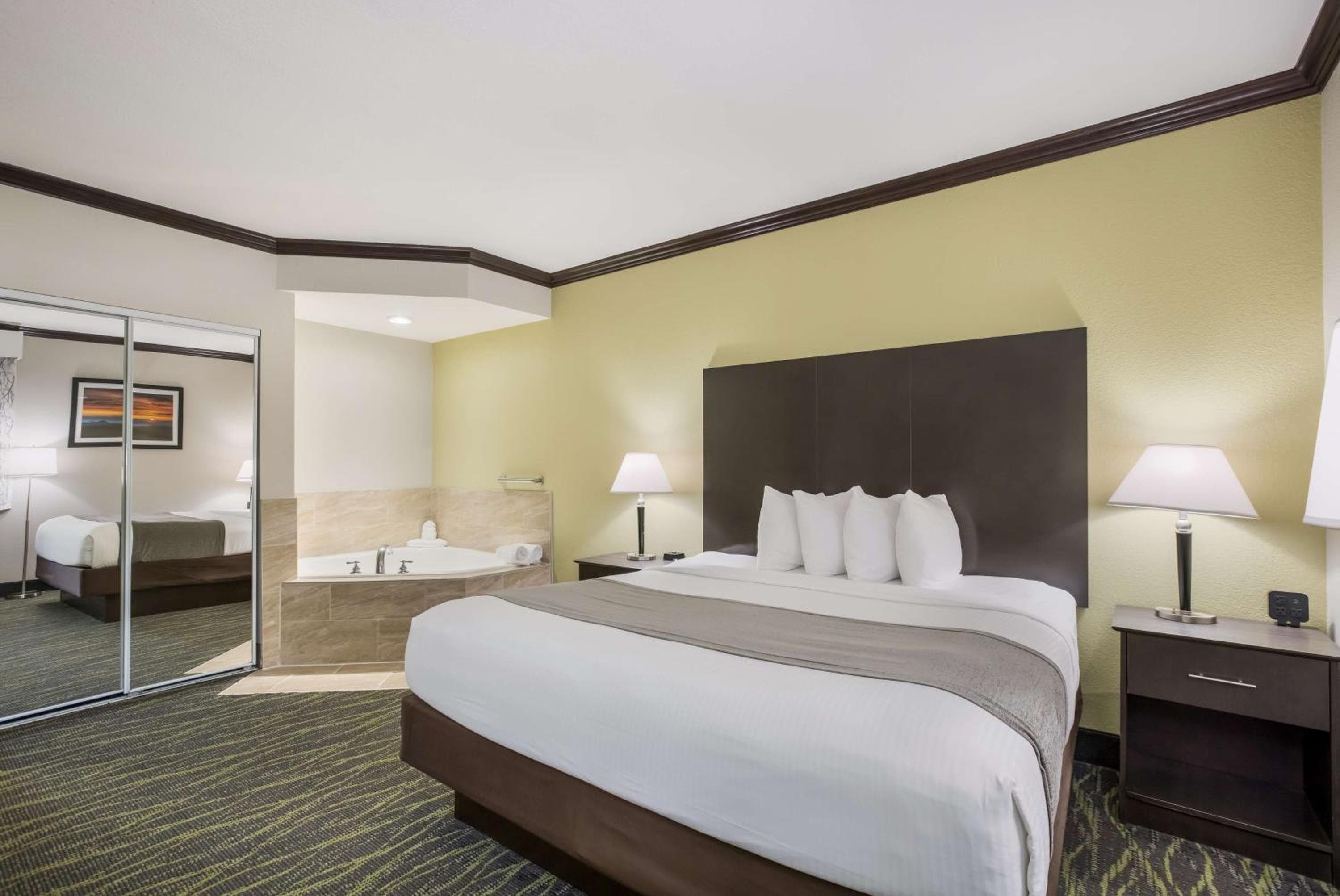 Best Western Asheville-Blue Ridge Parkway