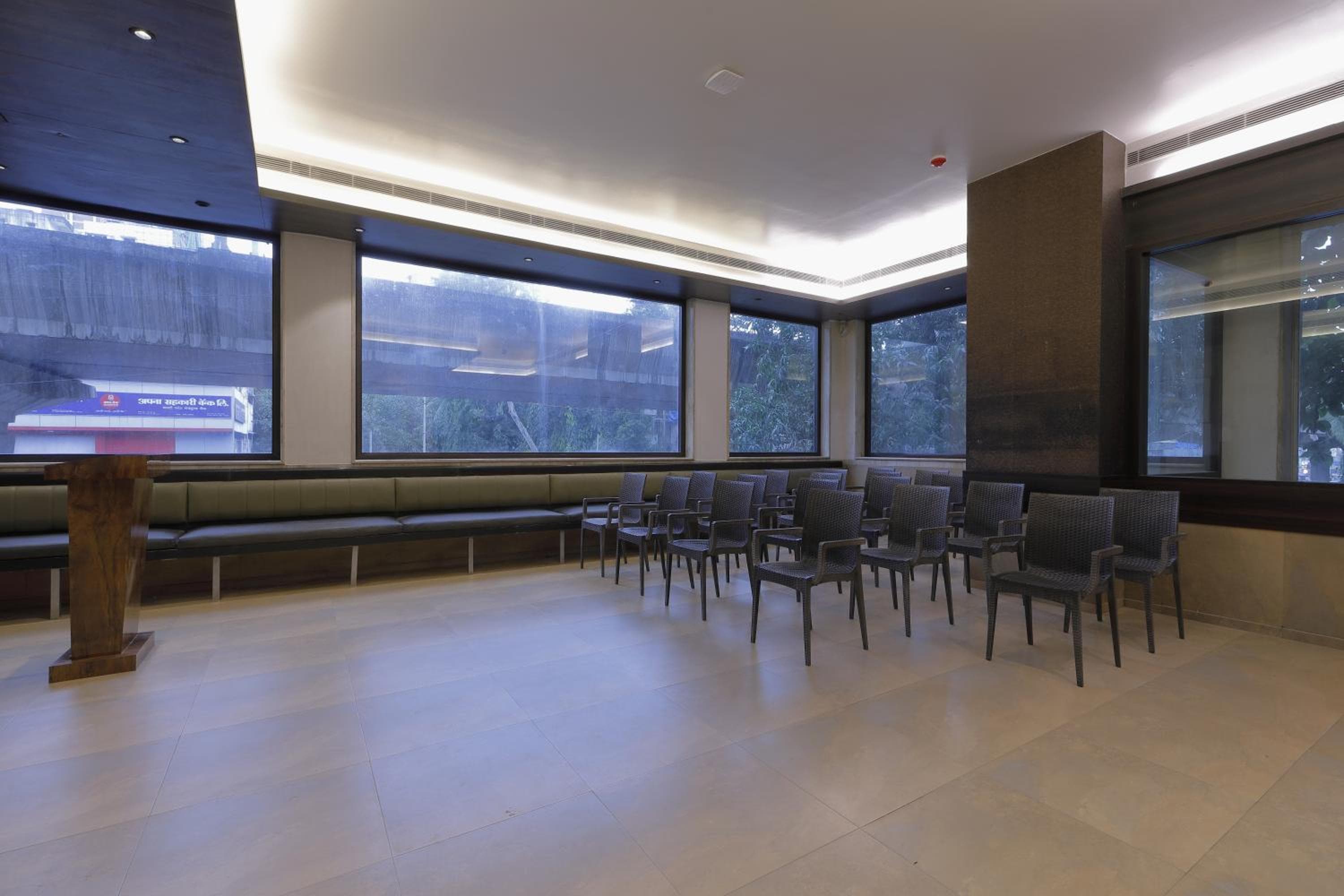 Hotel Ariana Residency