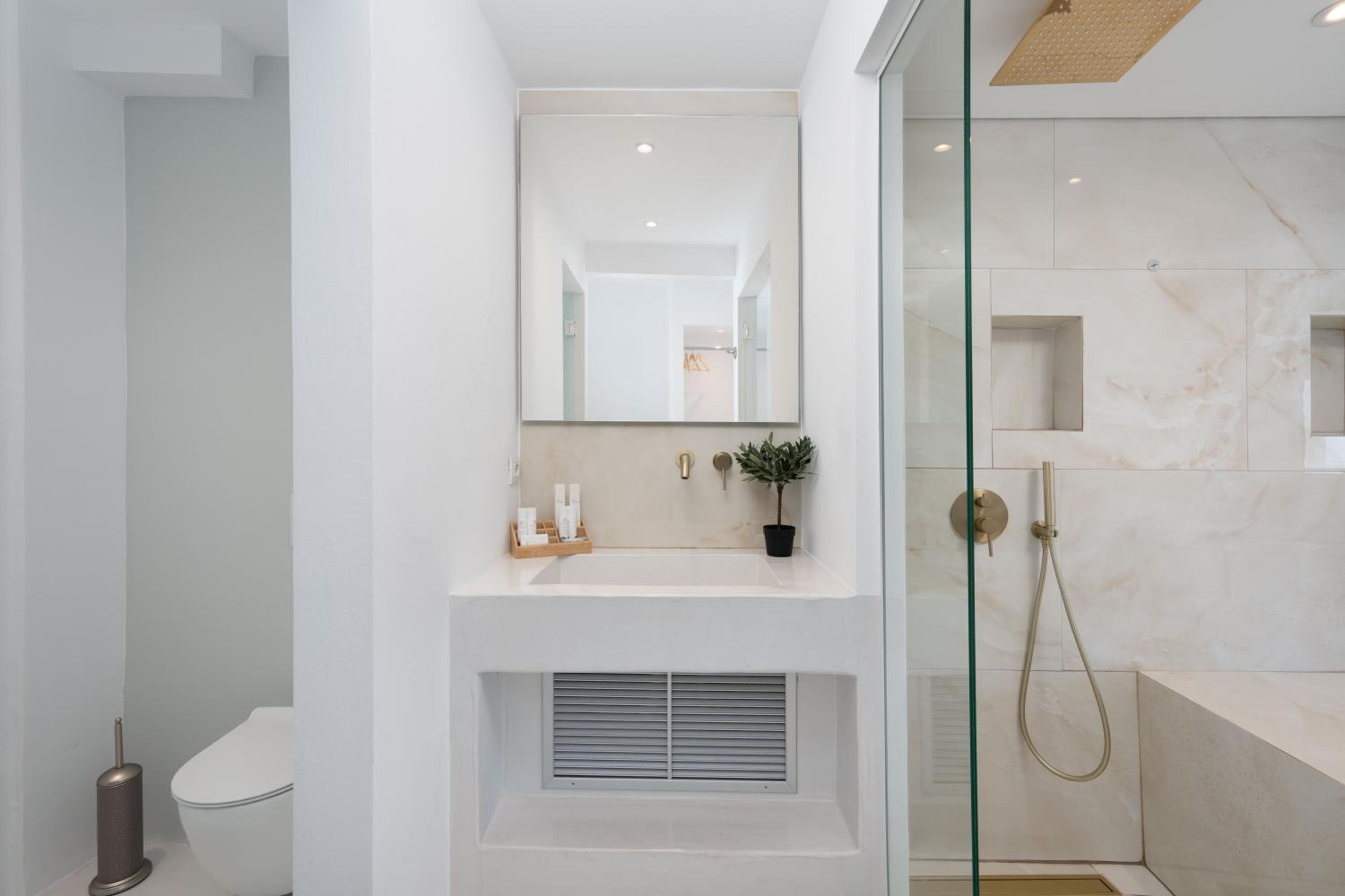 Cycladic Suites & Spa