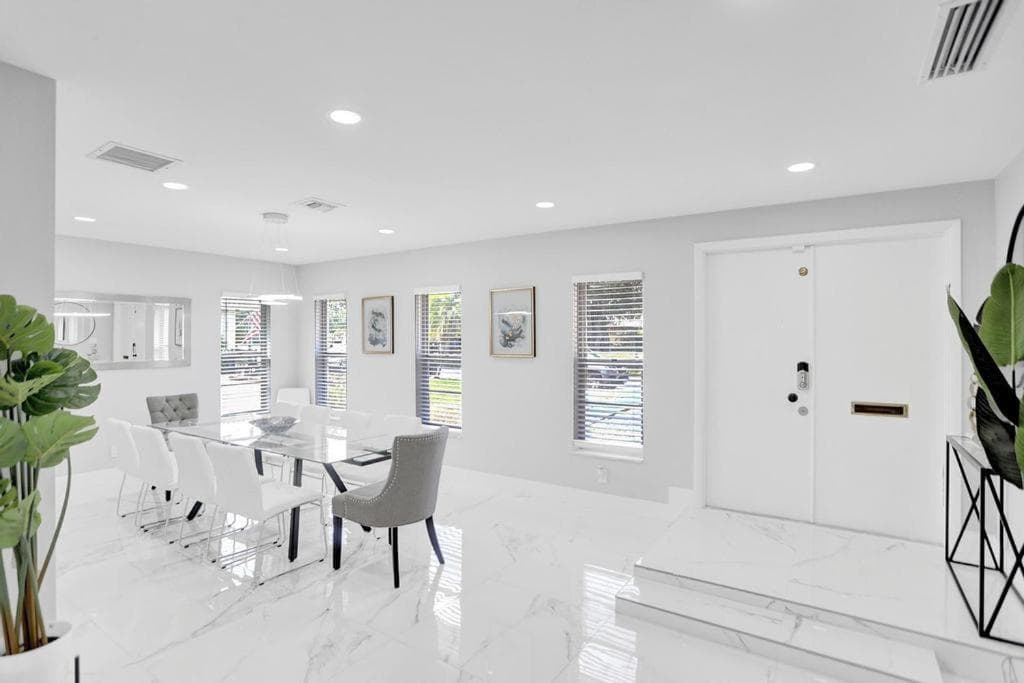 Amazing 7 Bedroom Game Room Jacuzzi Walk To Beach