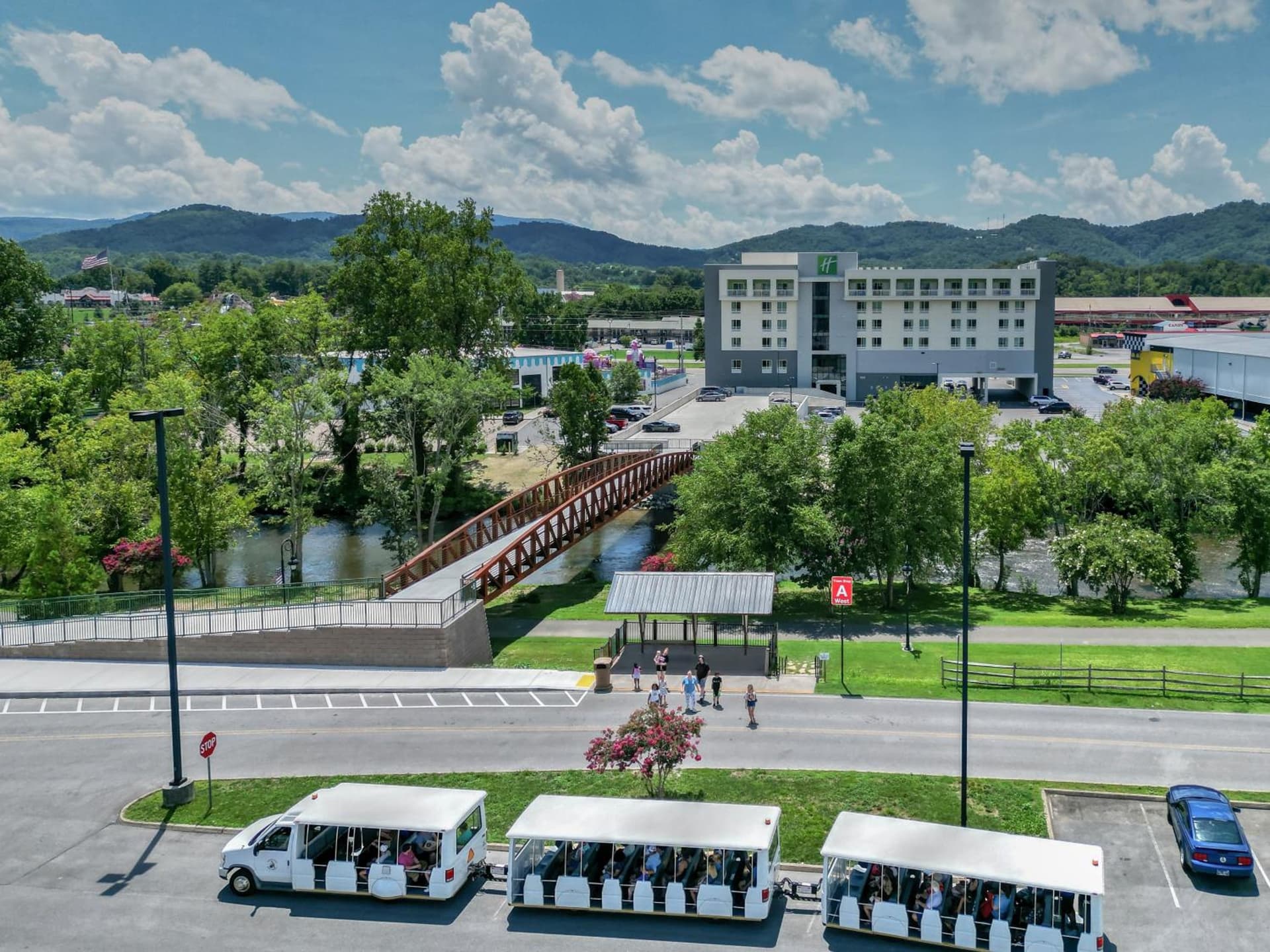 Holiday Inn & Suites Pigeon Forge Convention Center by IHG