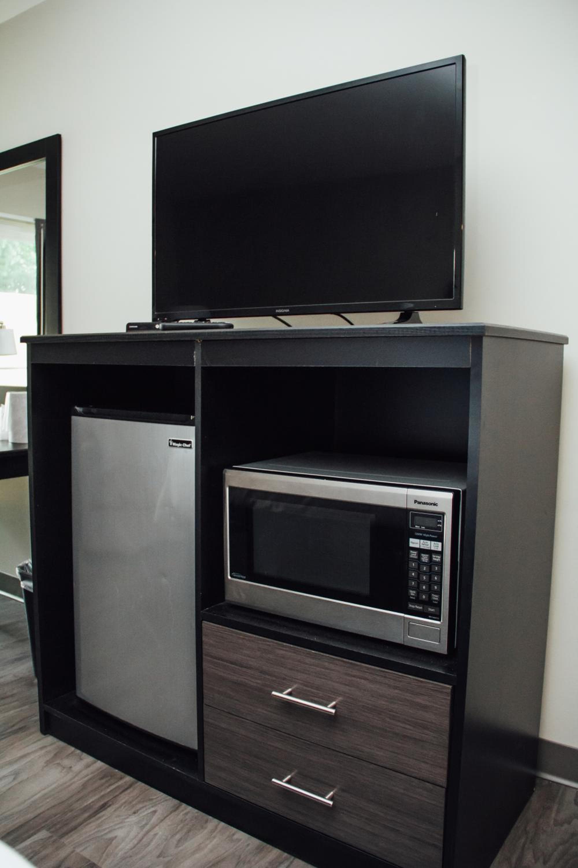 Country Squire Inn and Suites