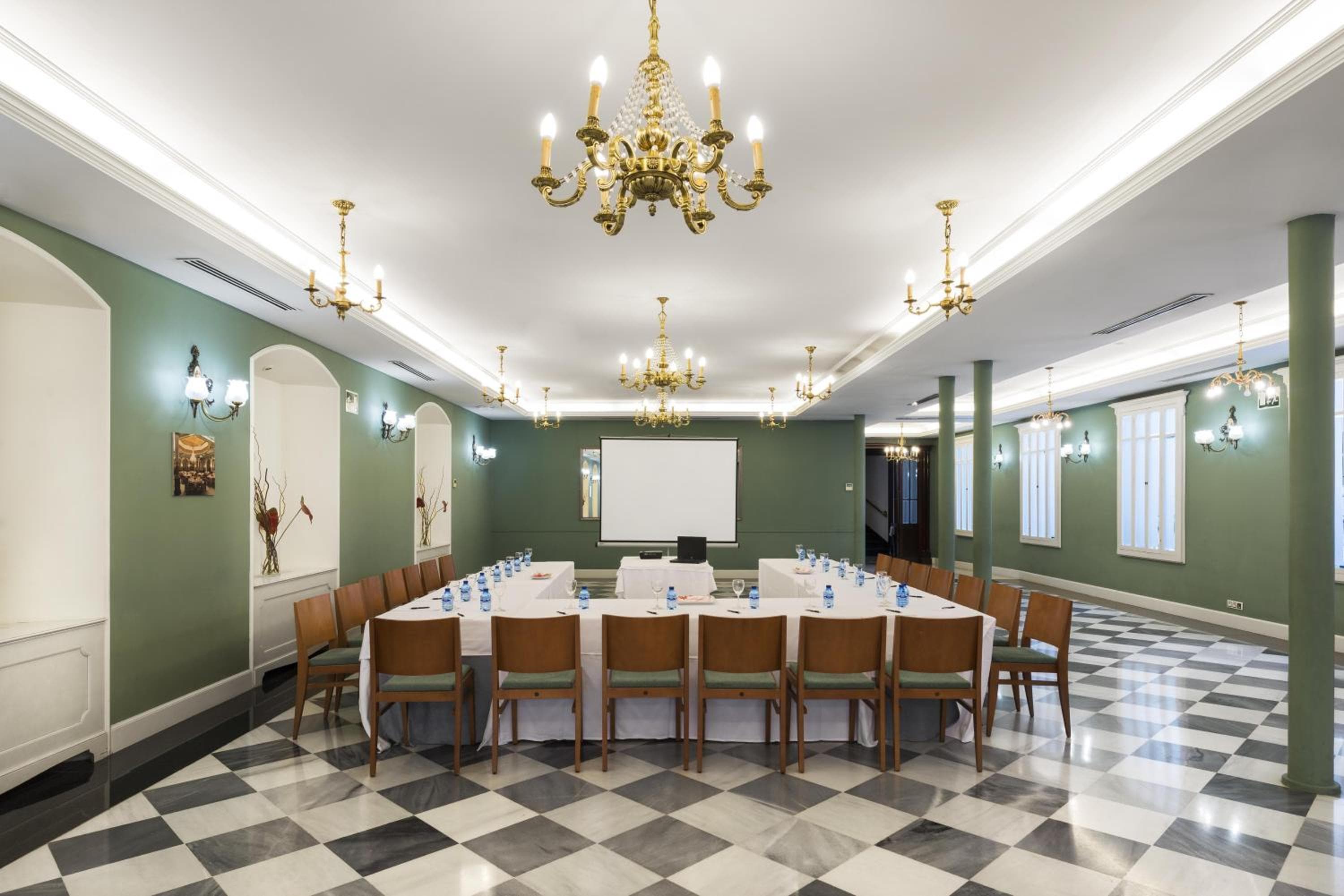 Oriente Atiram Hotel