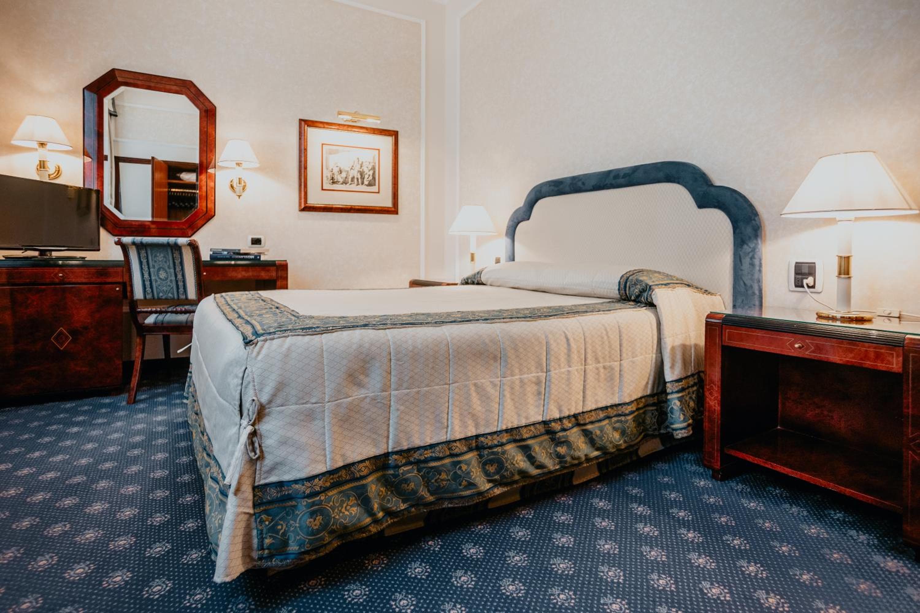 Hotel De La Ville
