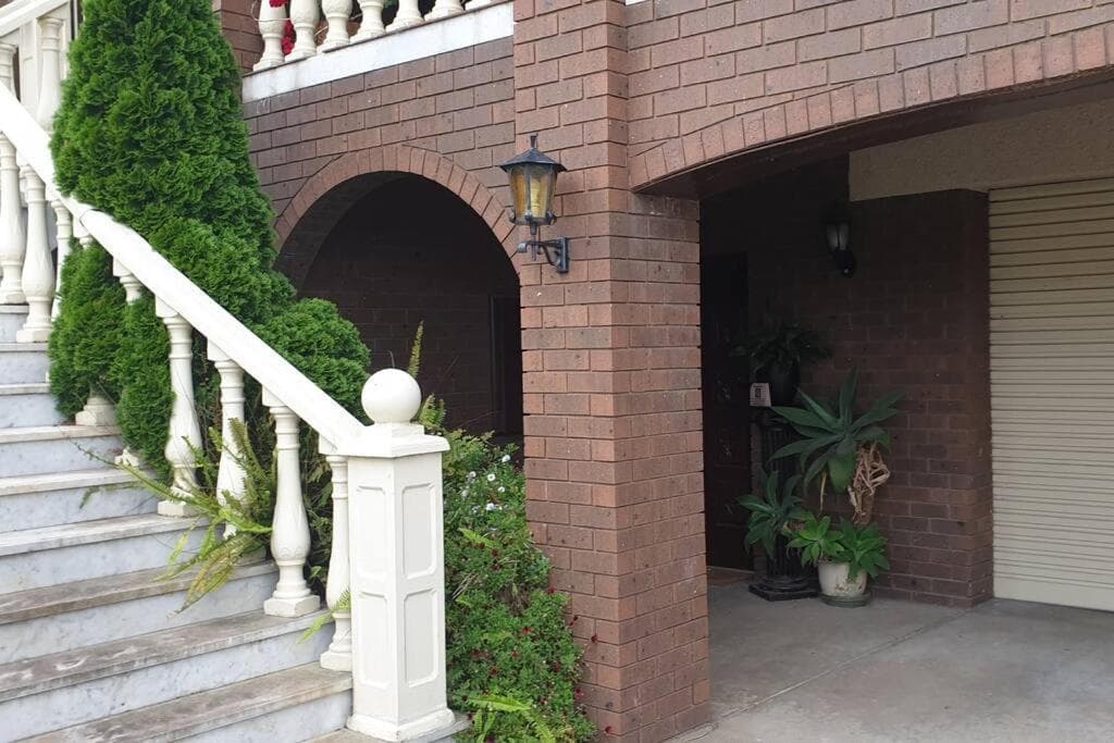 Grandview Melbourne Executive 2BR Apartment