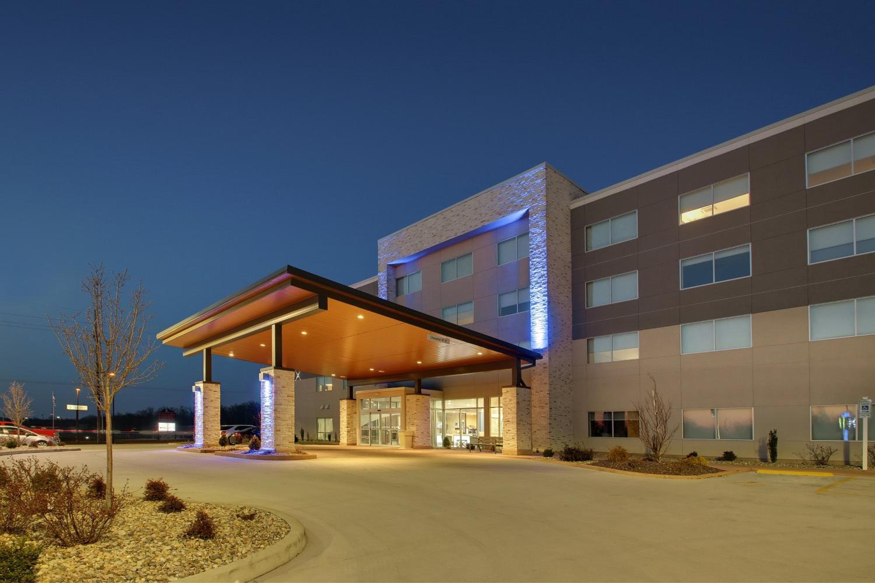 Holiday Inn Express & Suites - Mount Vernon by IHG