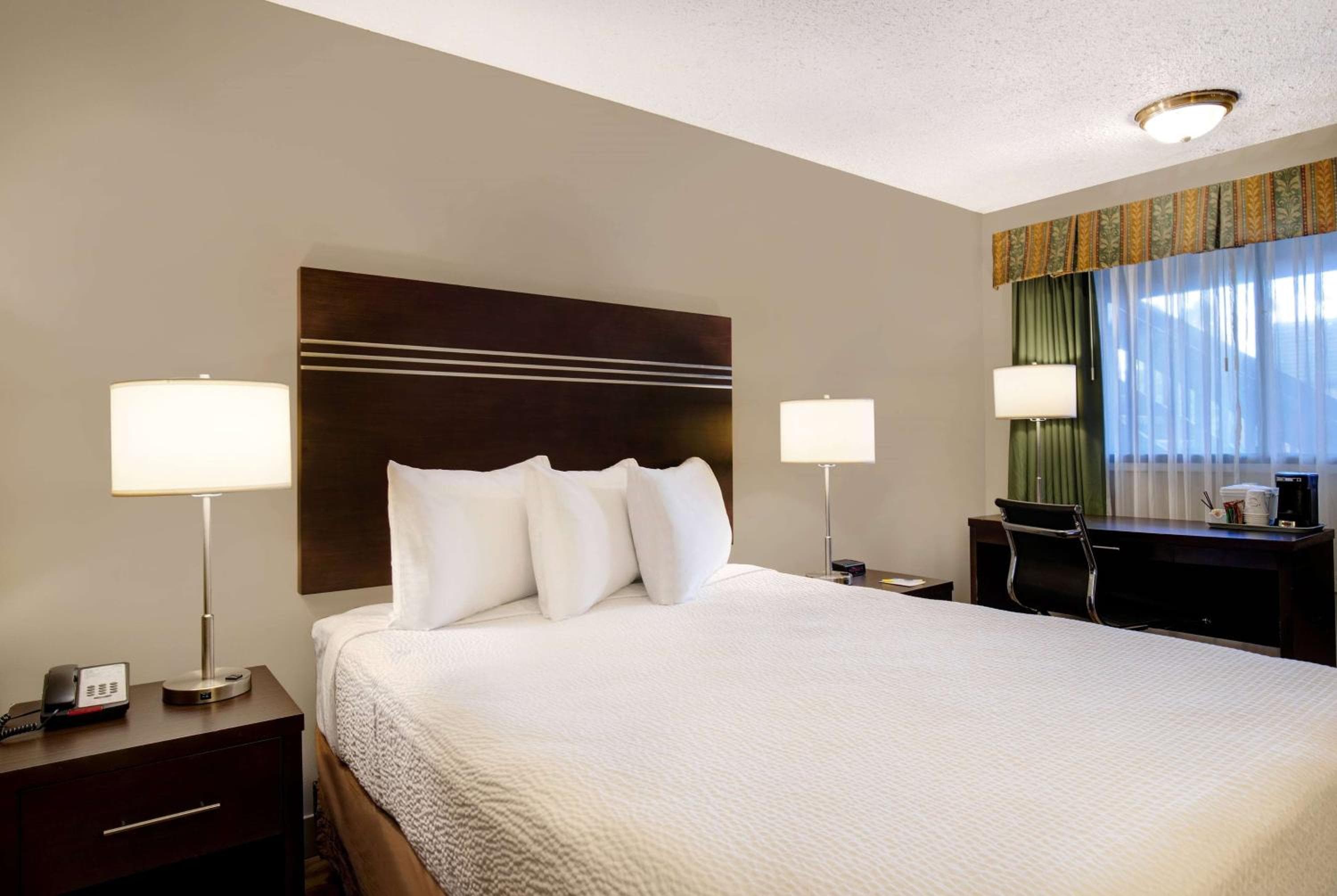 Days Inn by Wyndham Vernon