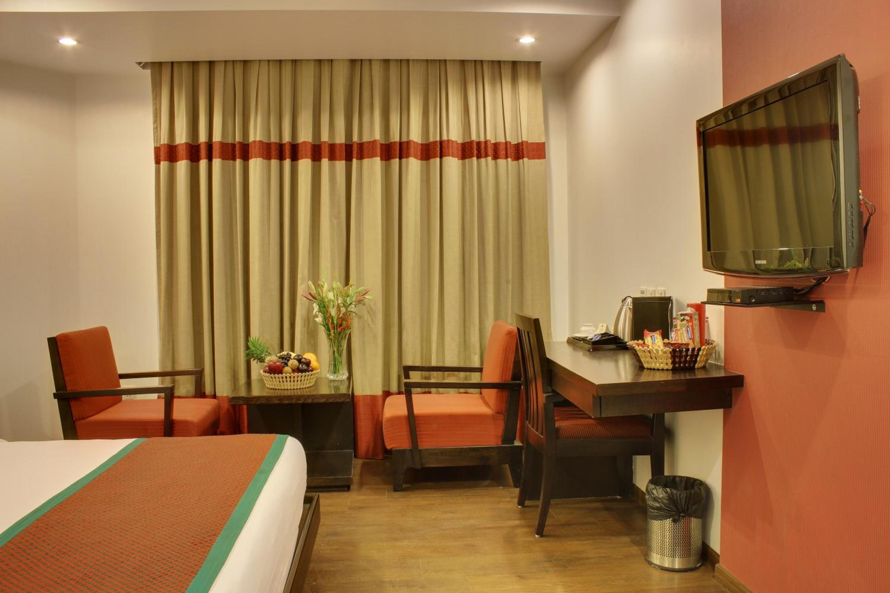 HOTEL GODWIN DELUXE NEAR CONNAUGHT PLACE Offers FREE AIRPORT PICKUP