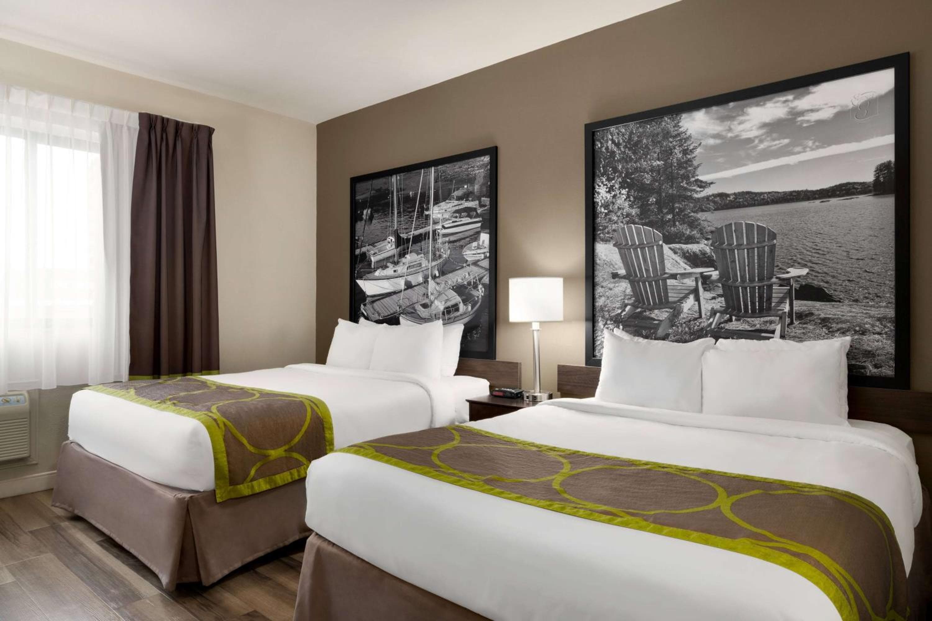 Super 8 by Wyndham Sarnia ON