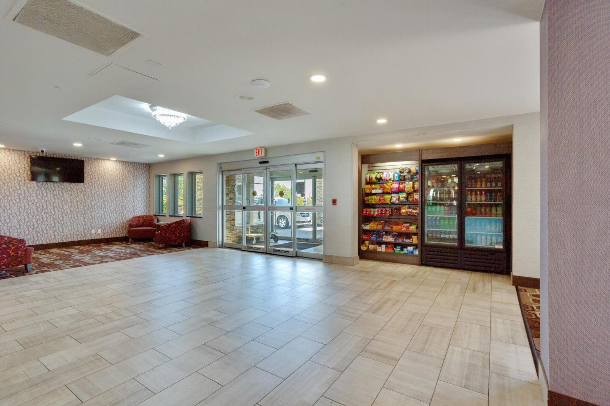 Orangewood Inn & Suites Kansas City Airport