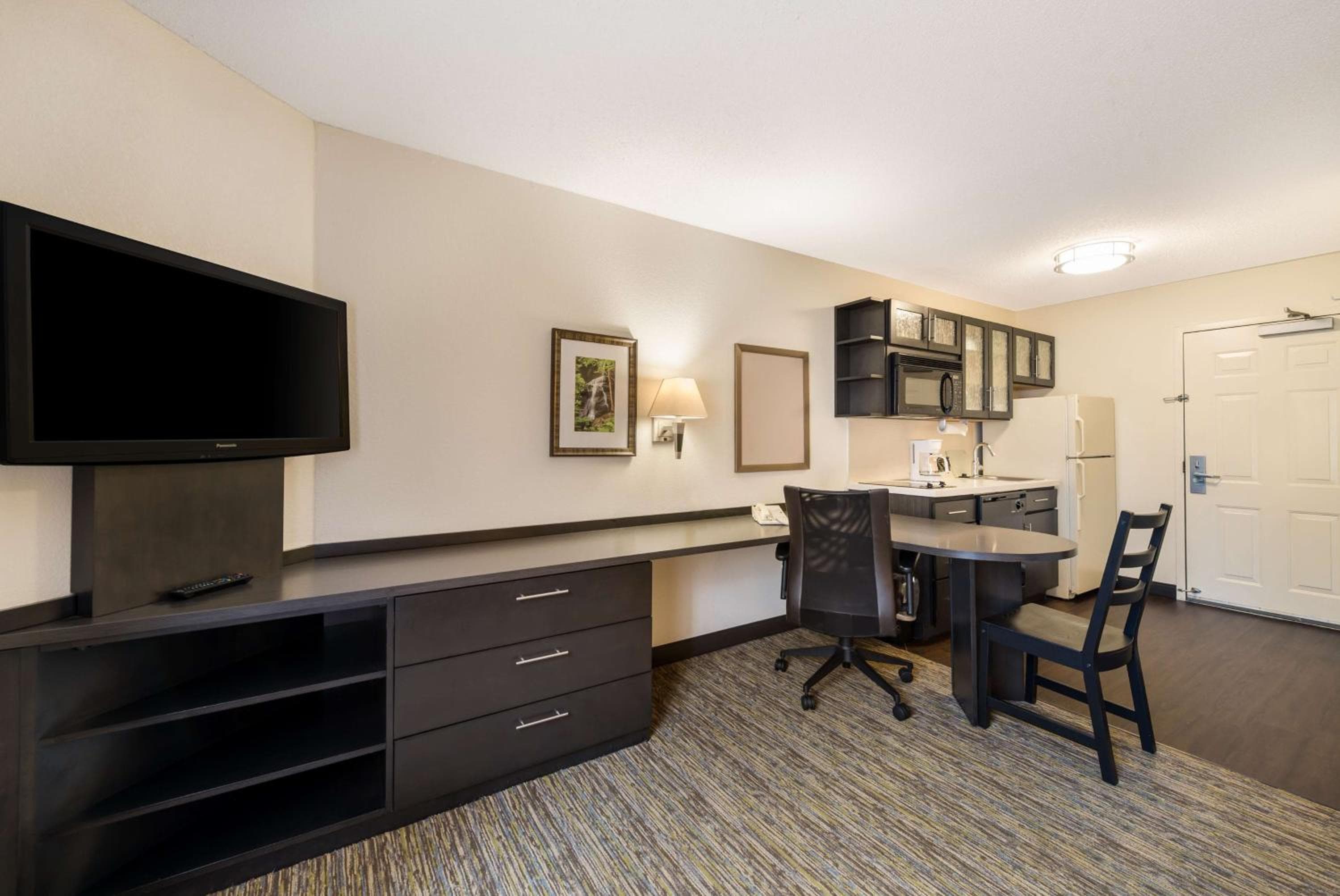 Sonesta Simply Suites Hampton