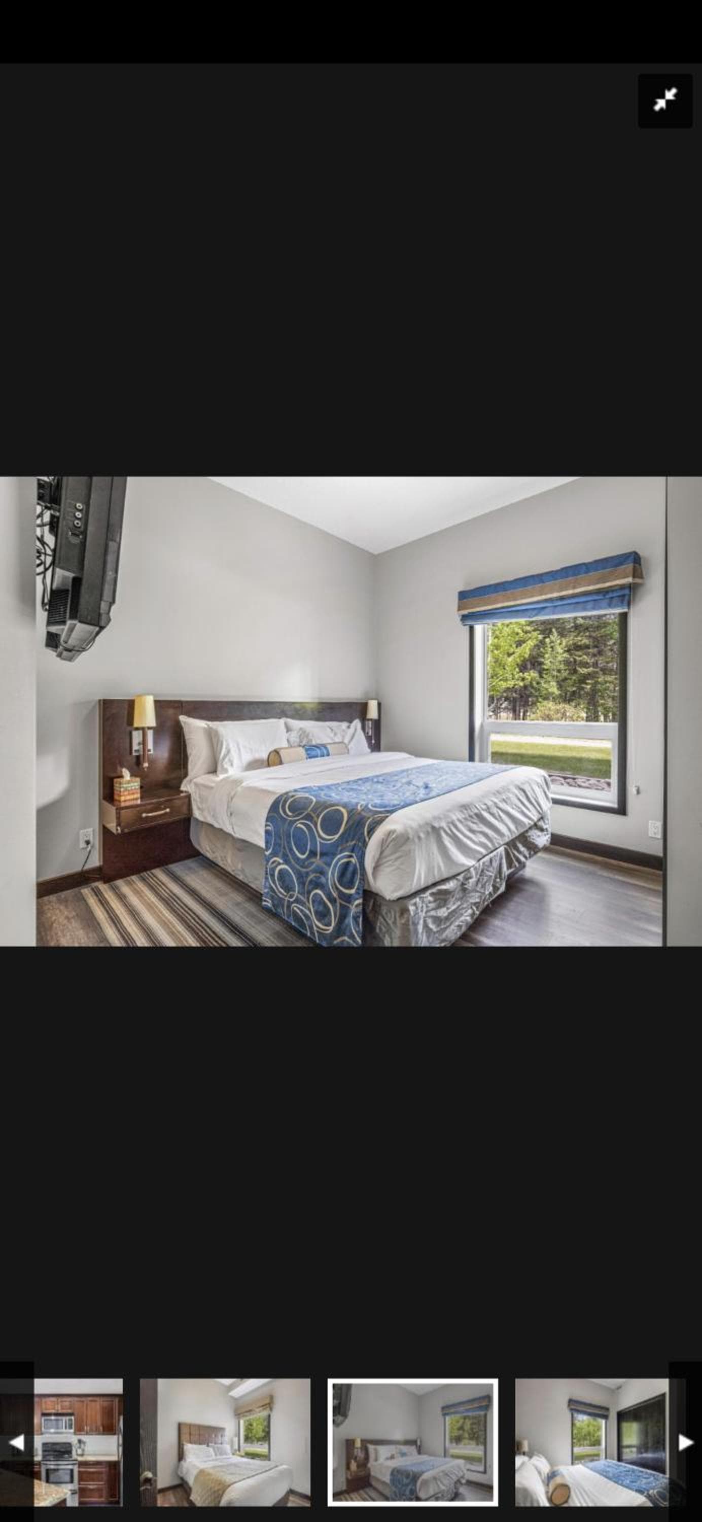 Canmore Mountain Retreat. Hot Tub, Pool, King Bed!