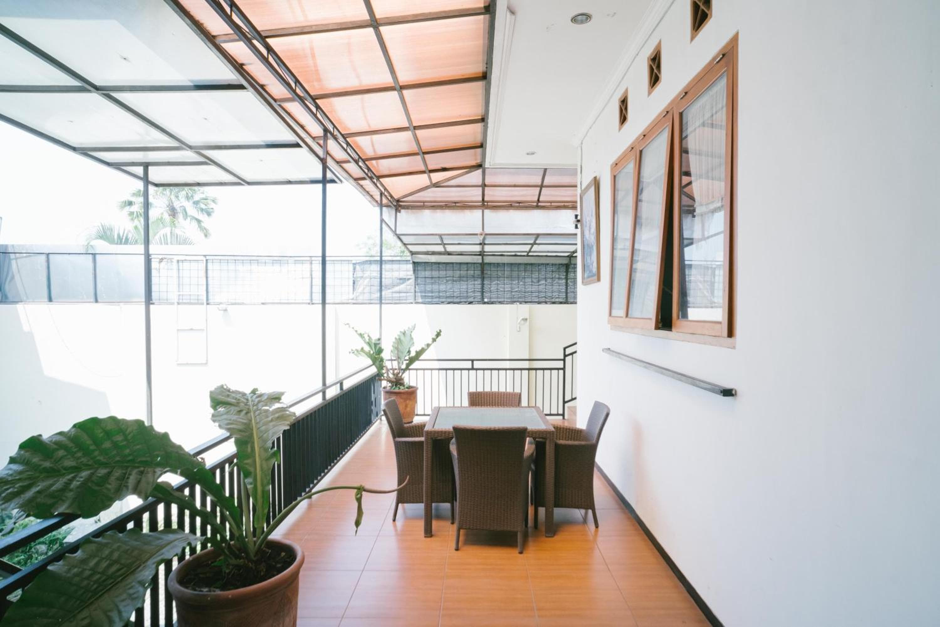 Urbanview Hotel Griya Surya Malang by RedDoorz