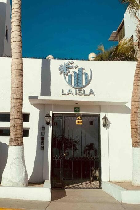 Your Cabo Penthouse Escape Walk to Sand & Sea!