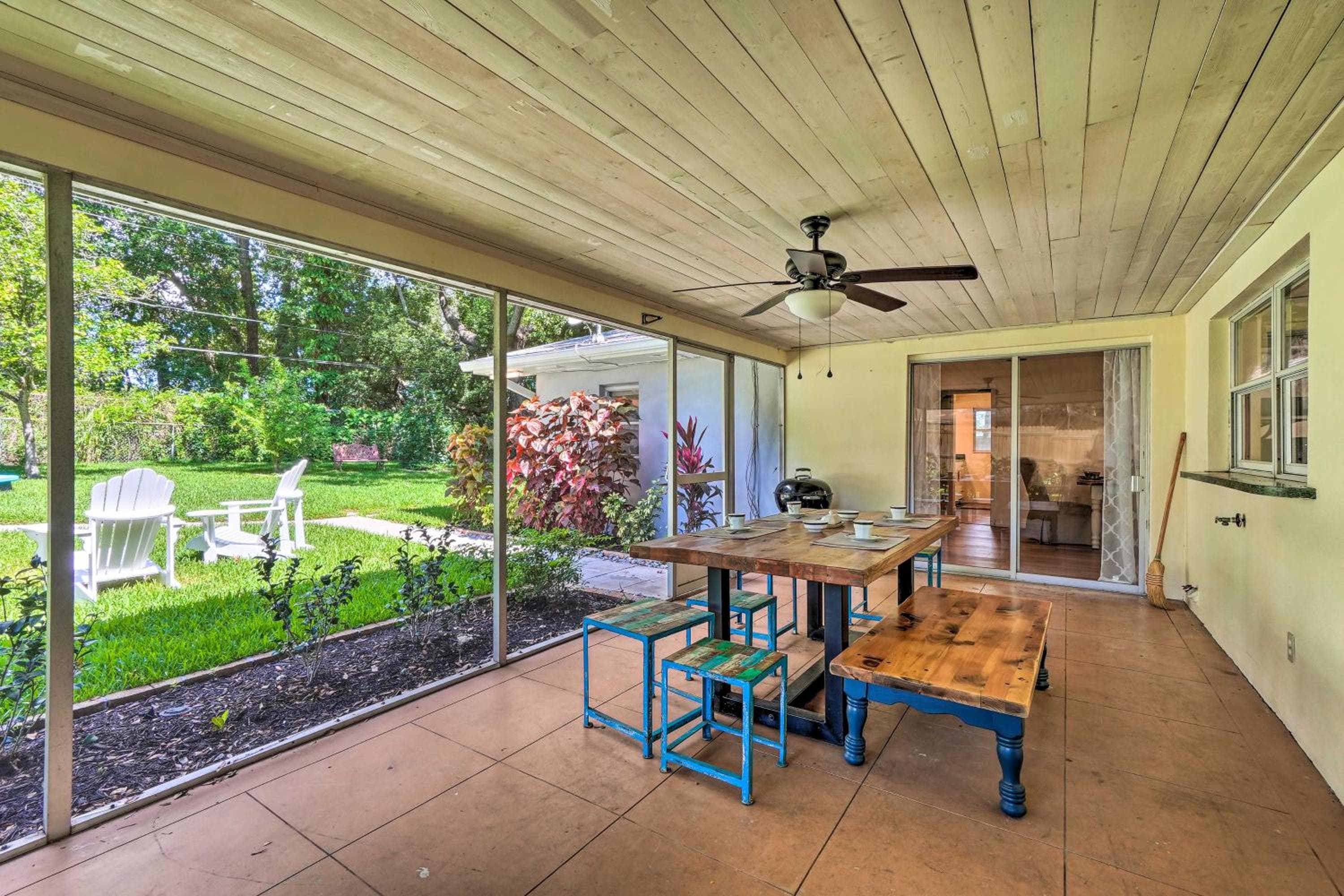 4 Bedroom Clearwater Vacation Home with Amazing Backyard