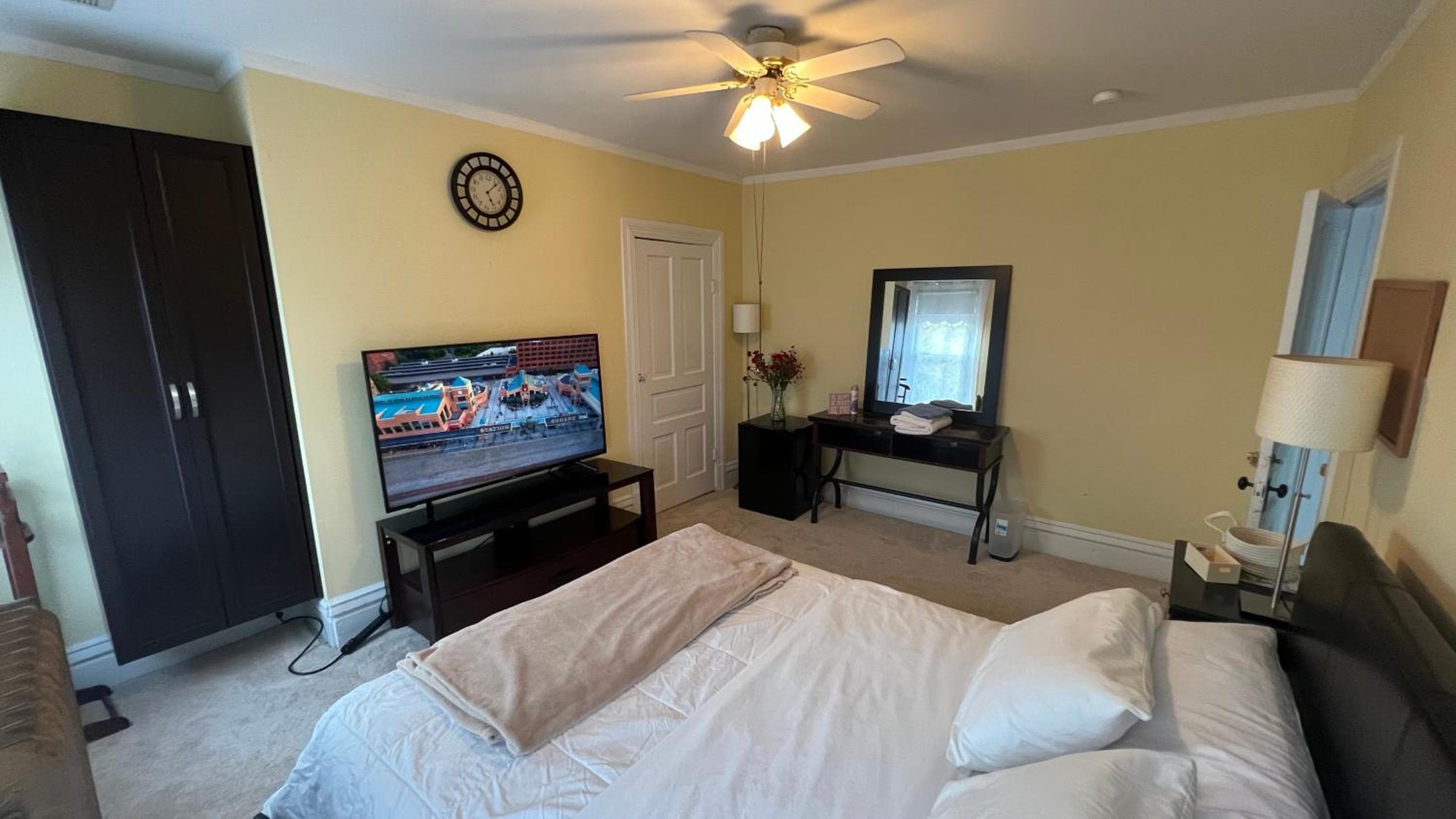 Cozy Stay in Pittsburgh