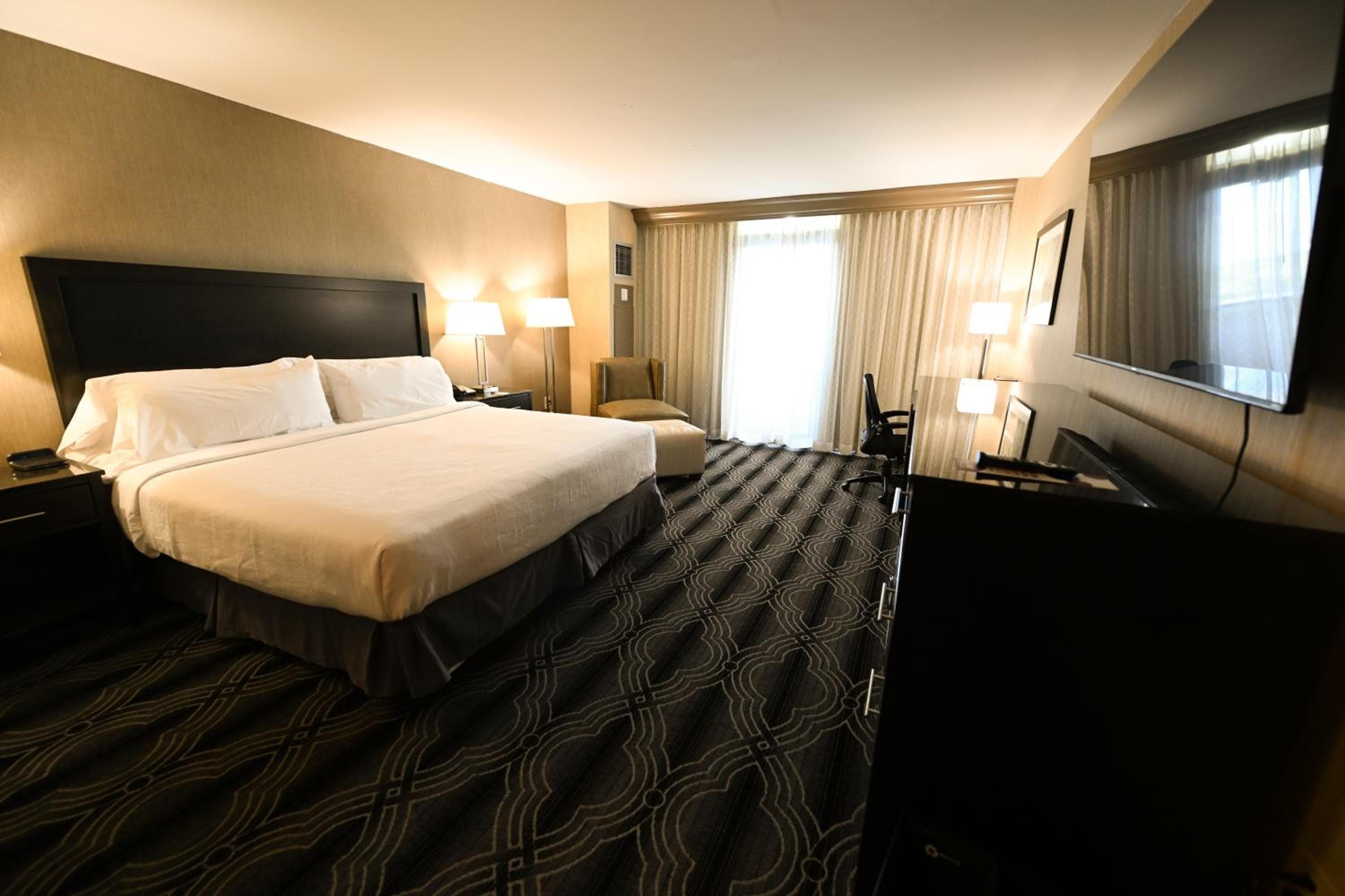 Grand Laurel Hotel