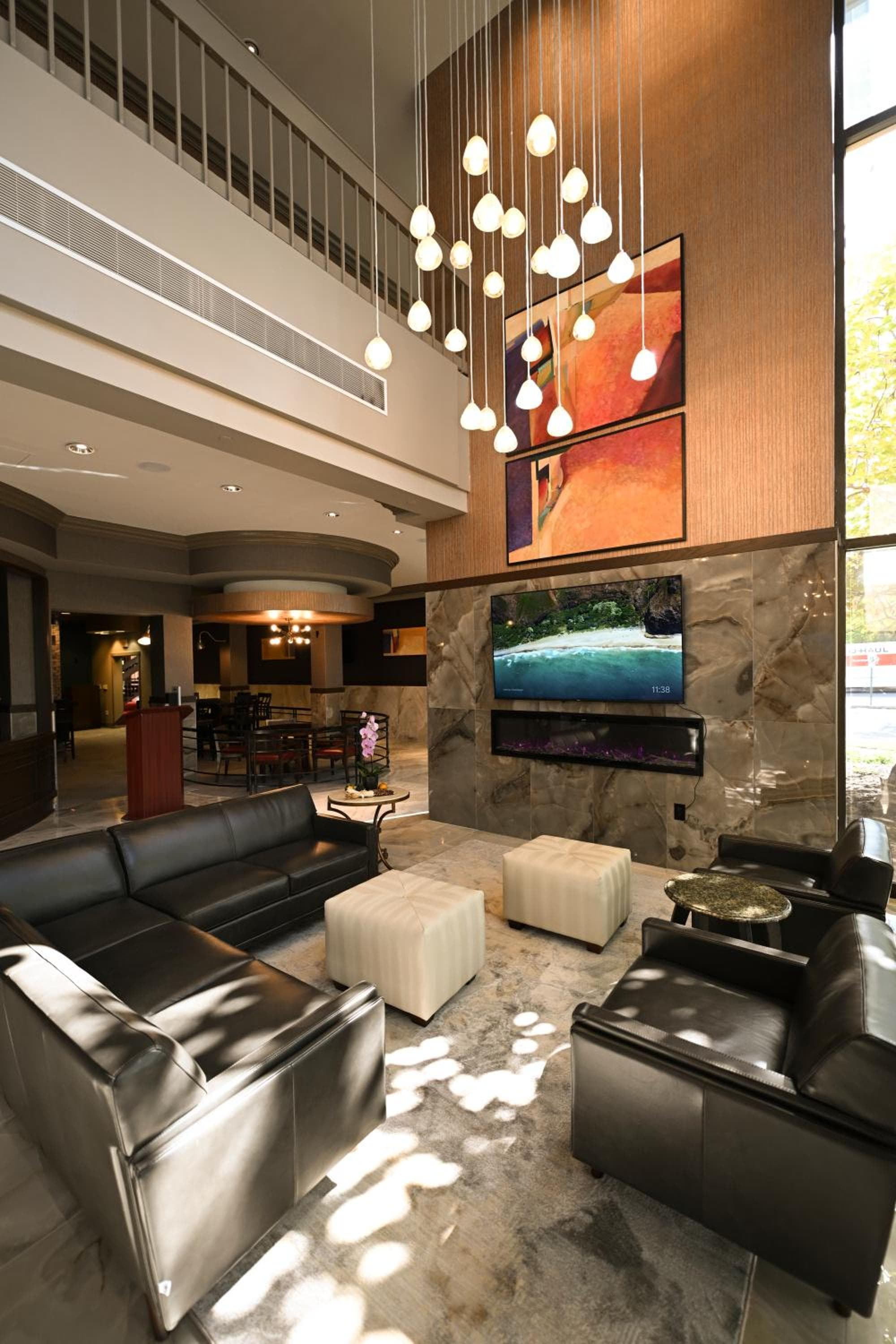 Grand Laurel Hotel