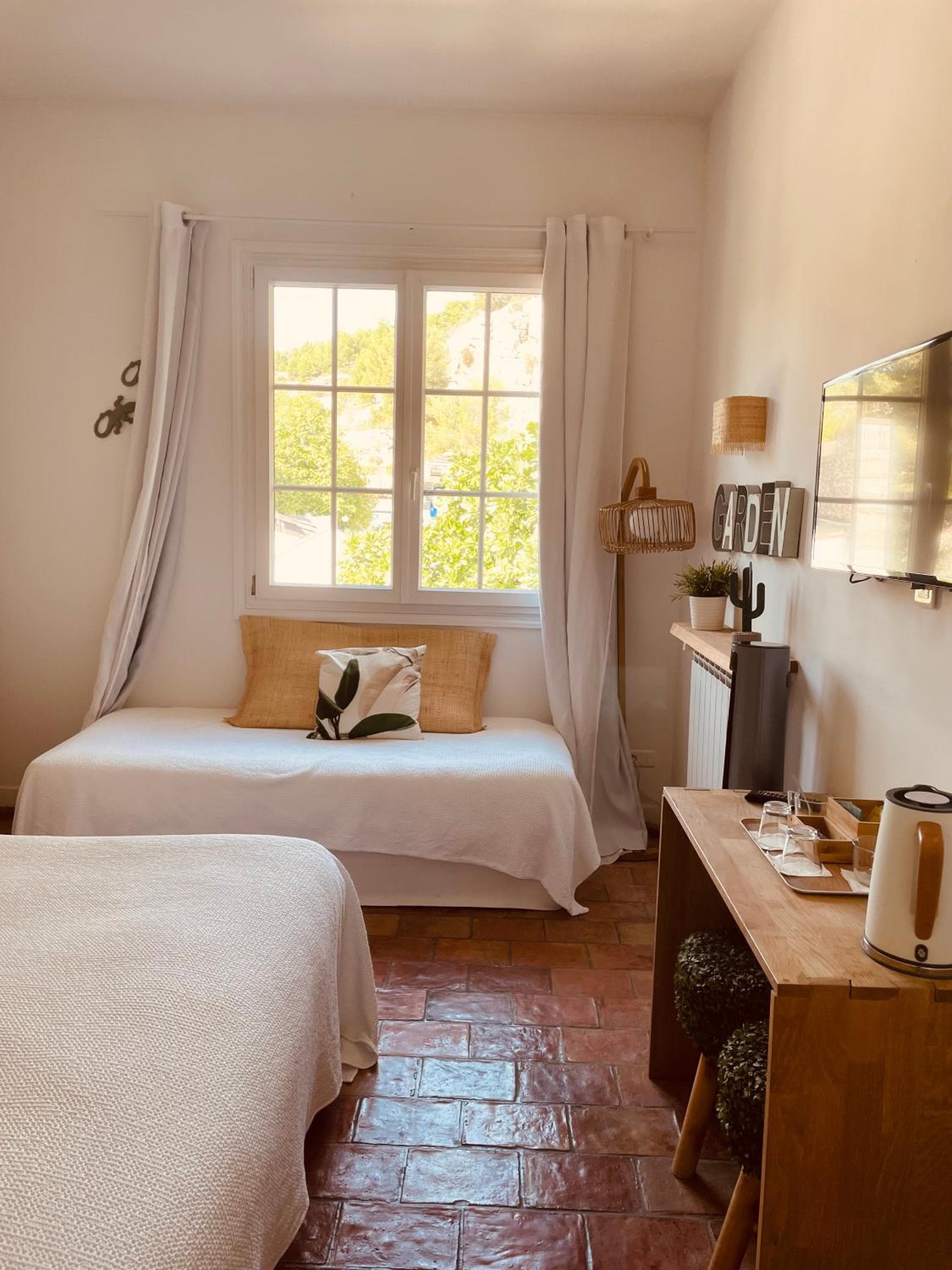 Hotel de La Plage - Mahogany
