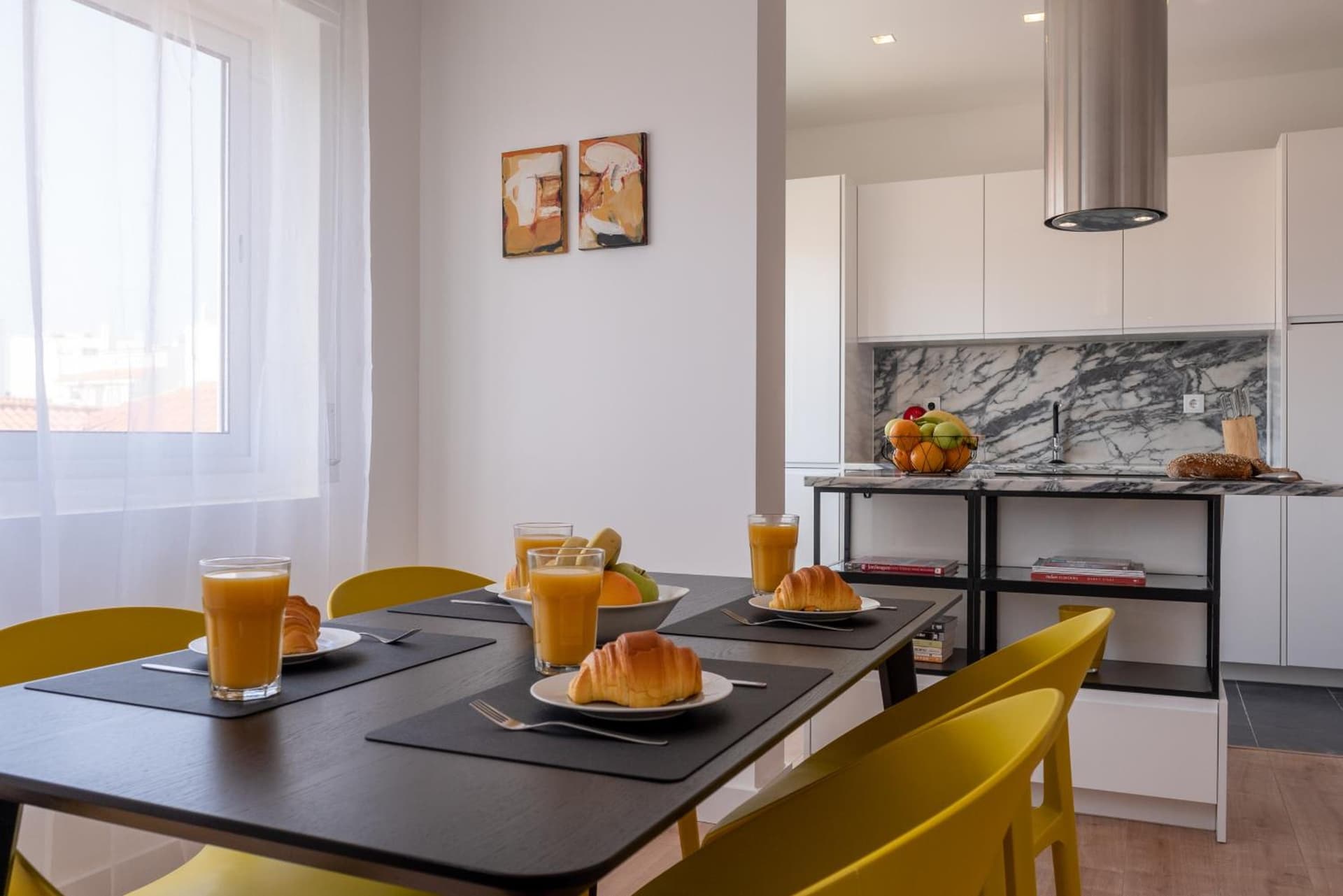 Downtown Portimão Apartment with River View and AC by Lisbeyond