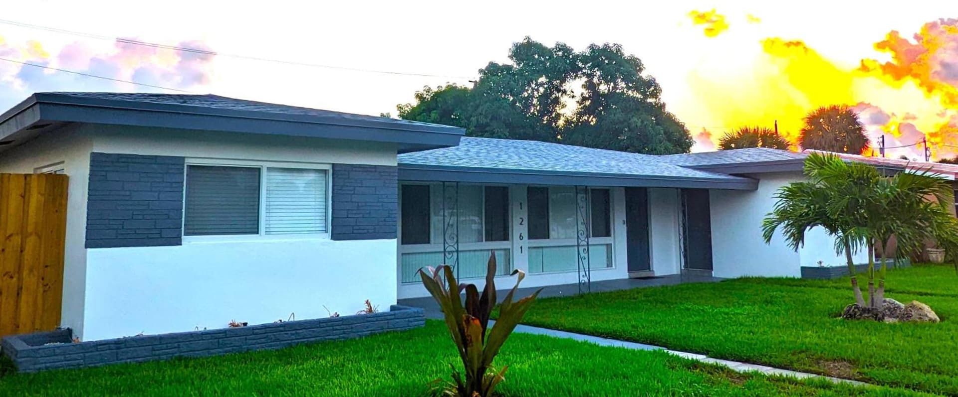 Modern Oasis! Walk to Beach, King Bed, Backyard & Workspace