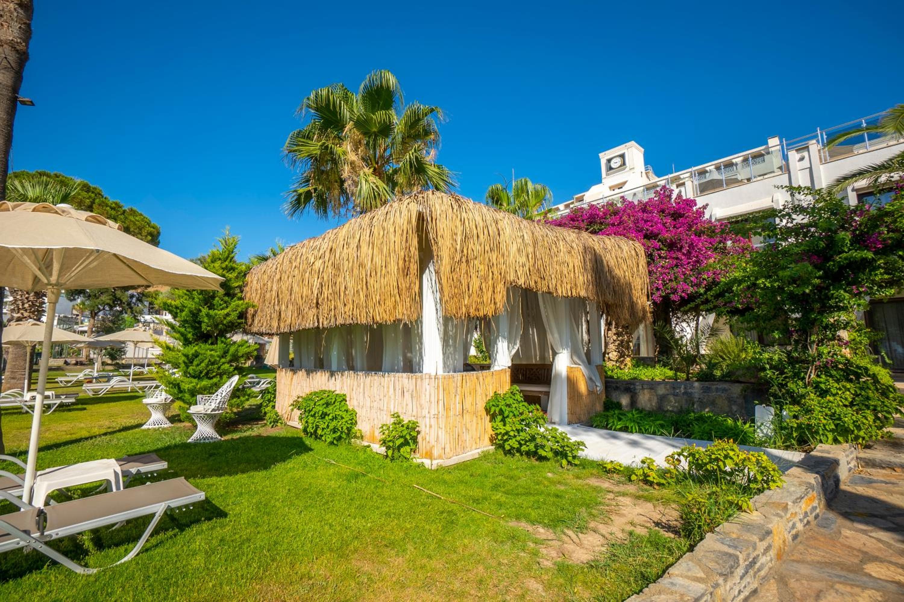 Azka Otel