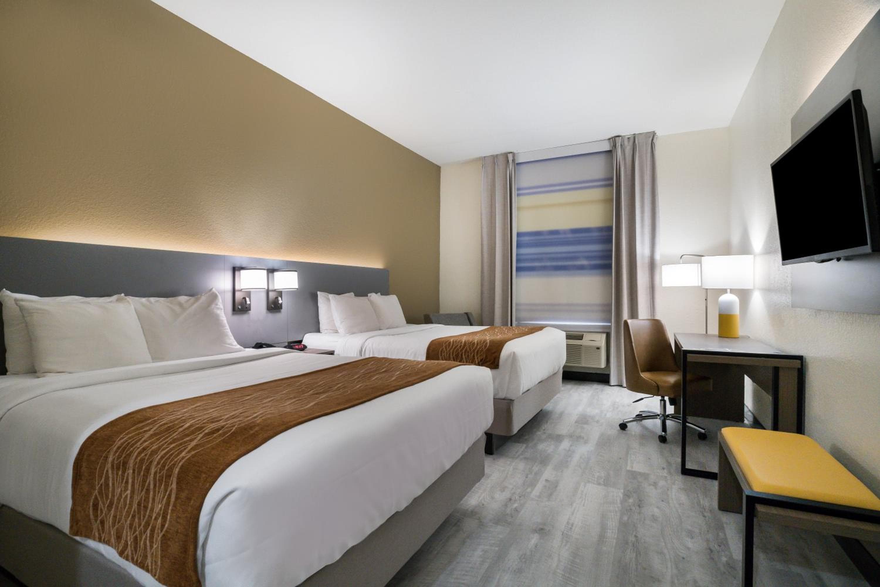 Comfort Inn & Suites Victoria North