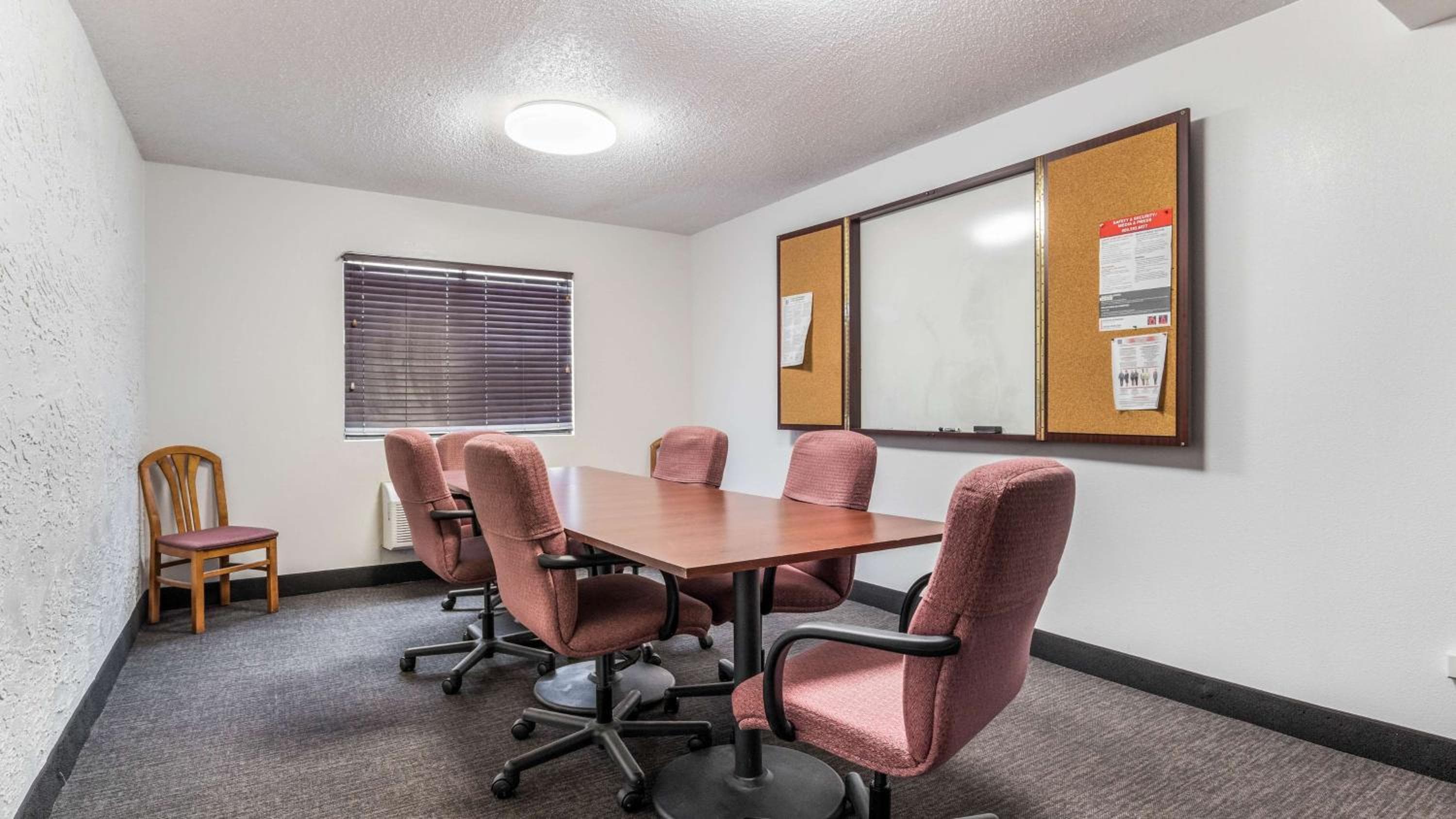 Motel 6-Elk Grove Village, IL
