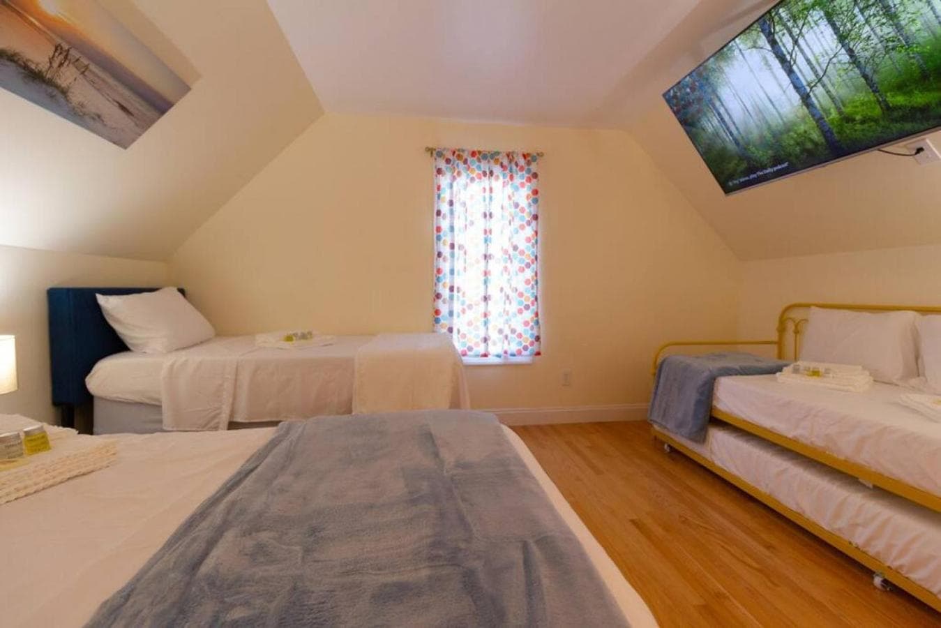 Yachtsman Cove Water Front 3 Bedrooms House Features 3 Levels Living Space in Freeport NY