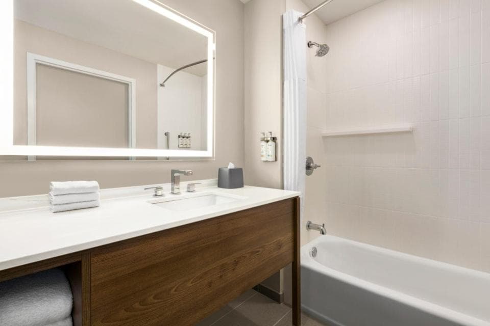 Staybridge Suites - Lexington S Medical Ctr Area by IHG