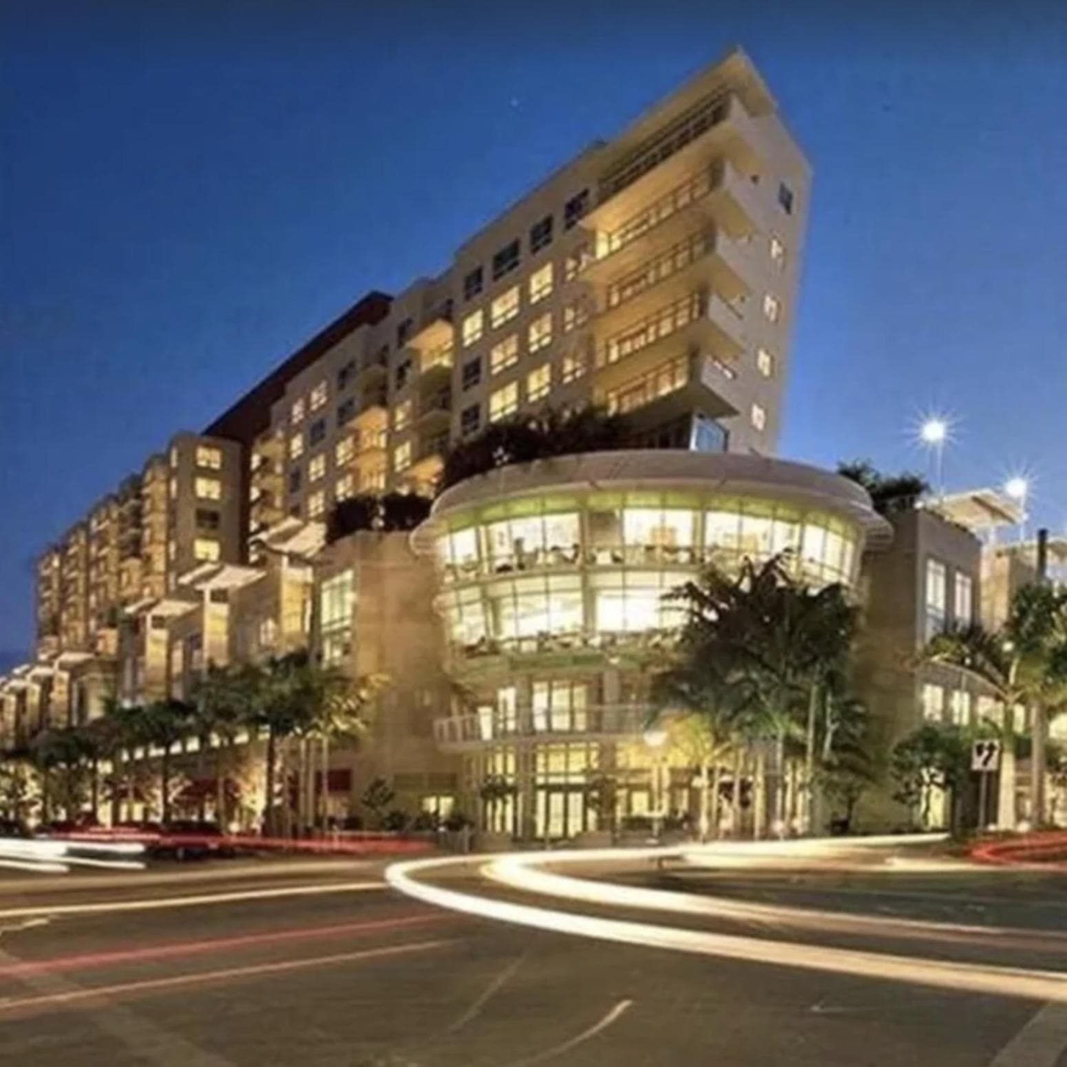 Beautiful 1BD 1BTH at Midblock FREE PARKING