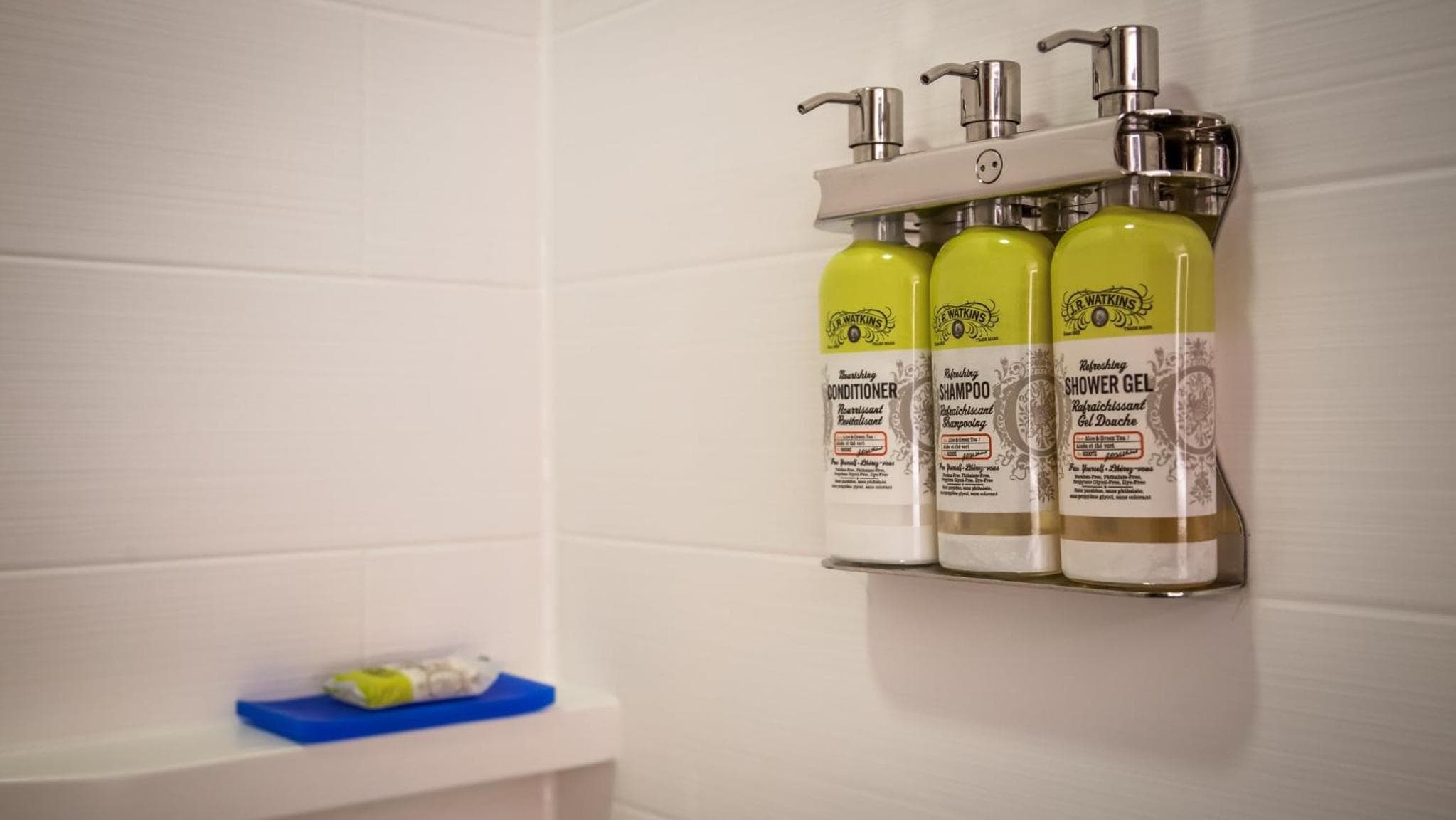 Holiday Inn Express & Suites Detroit - Farmington Hills by IHG
