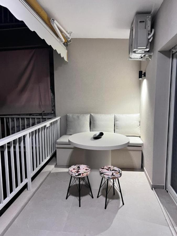 Lagonisi Luxury Apartment by the sea