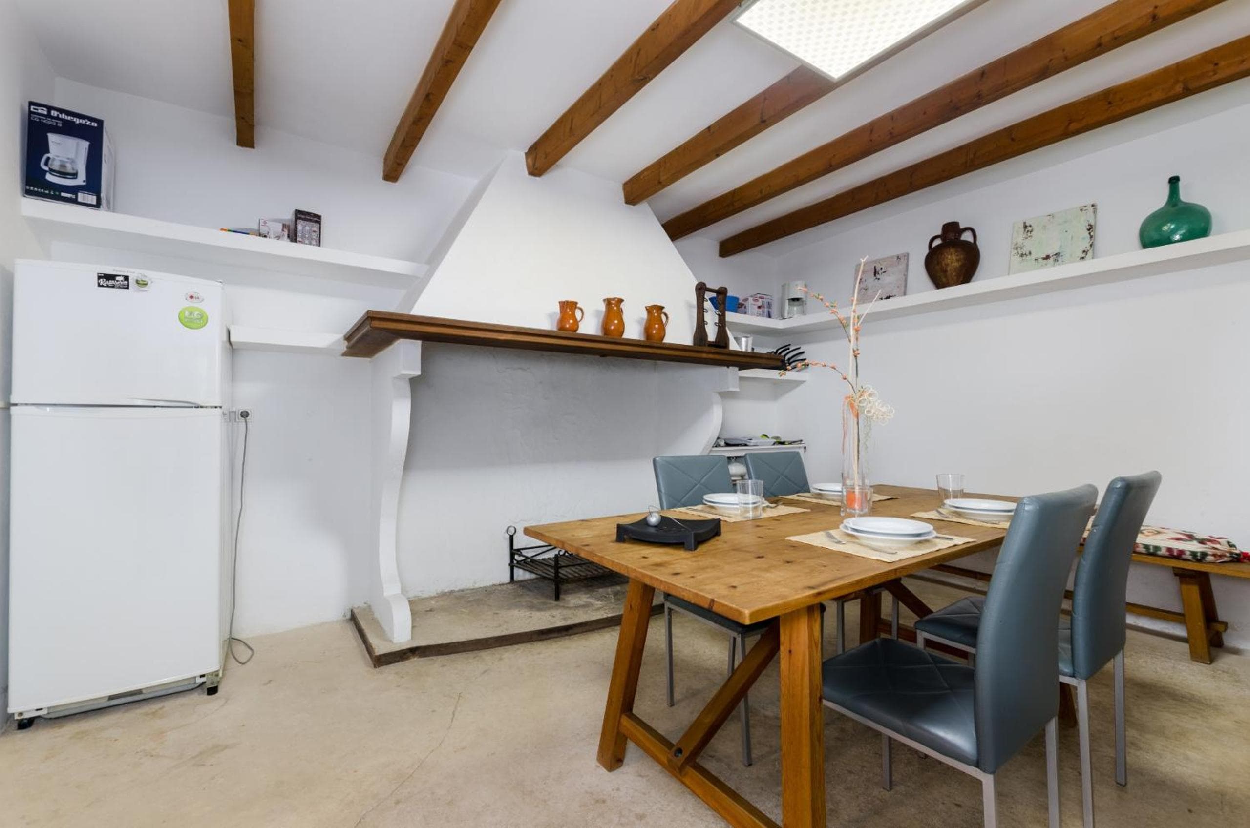 YourHouse Llampi, quiet villa in the countryside with private pool