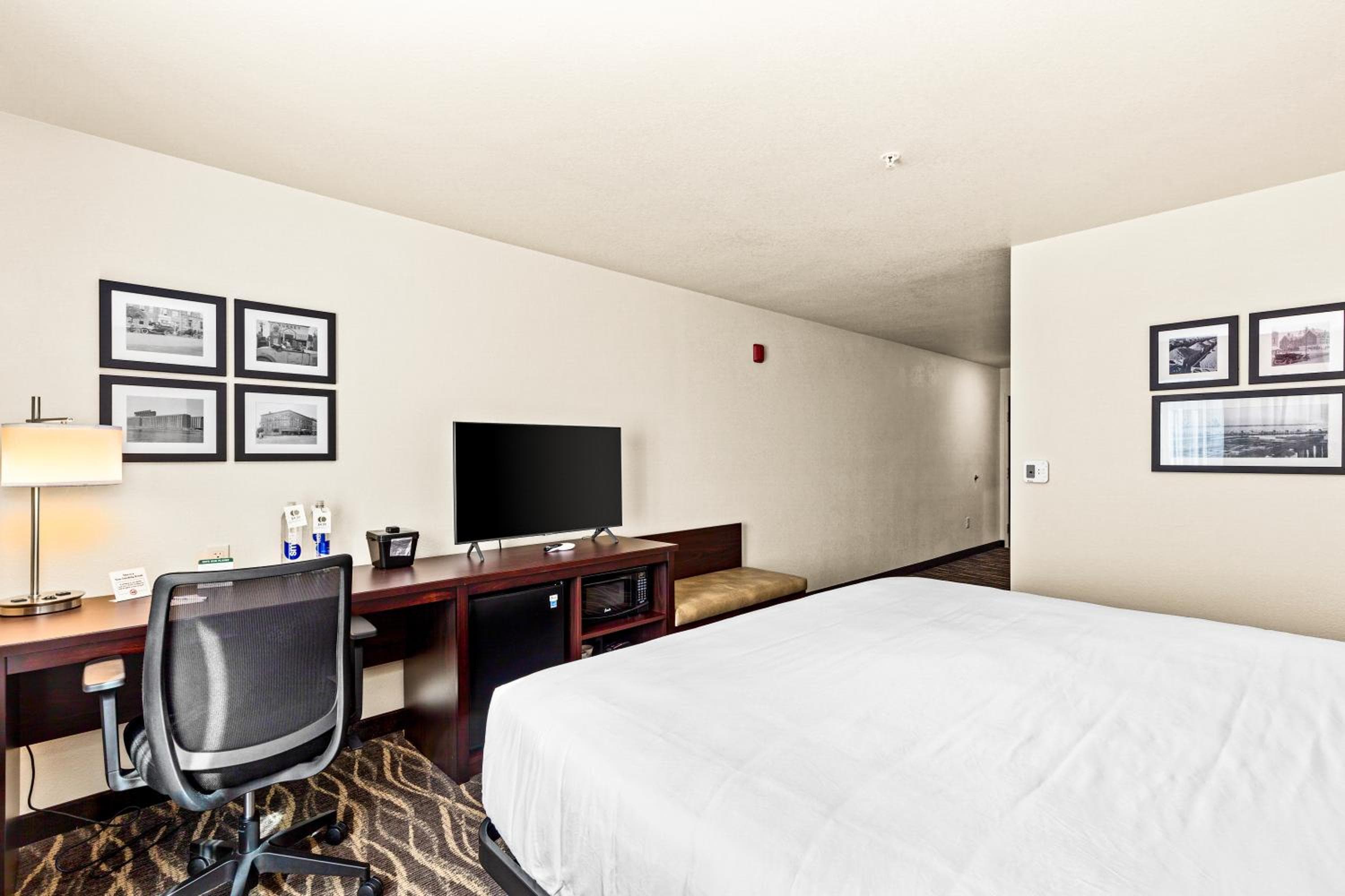 Cobblestone Hotel & Suites - Superior Duluth