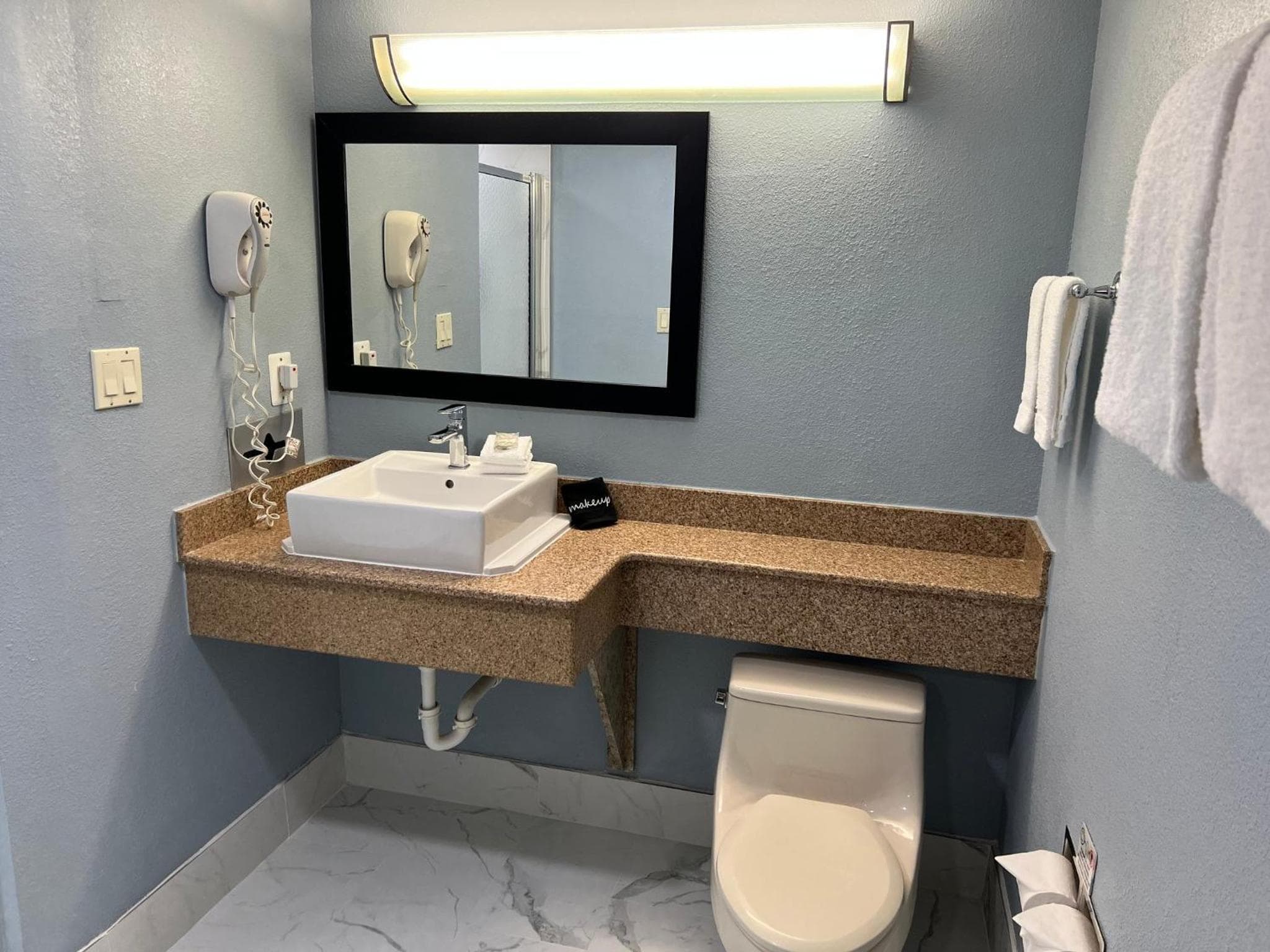 Red Roof Inn & Suites Mt Holly - McGuire AFB