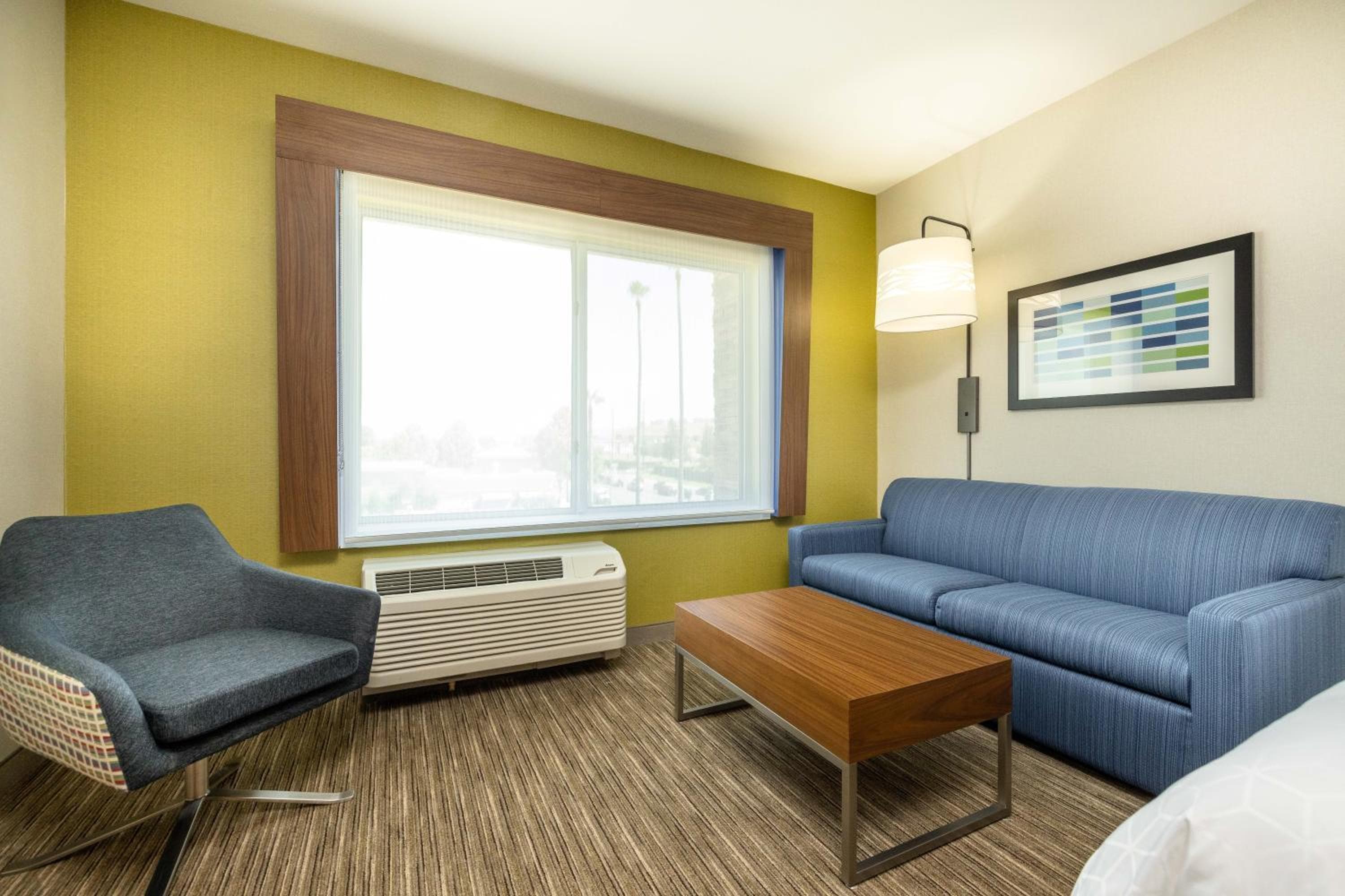 Holiday Inn Express & Suites - San Jose Silicon Valley by IHG